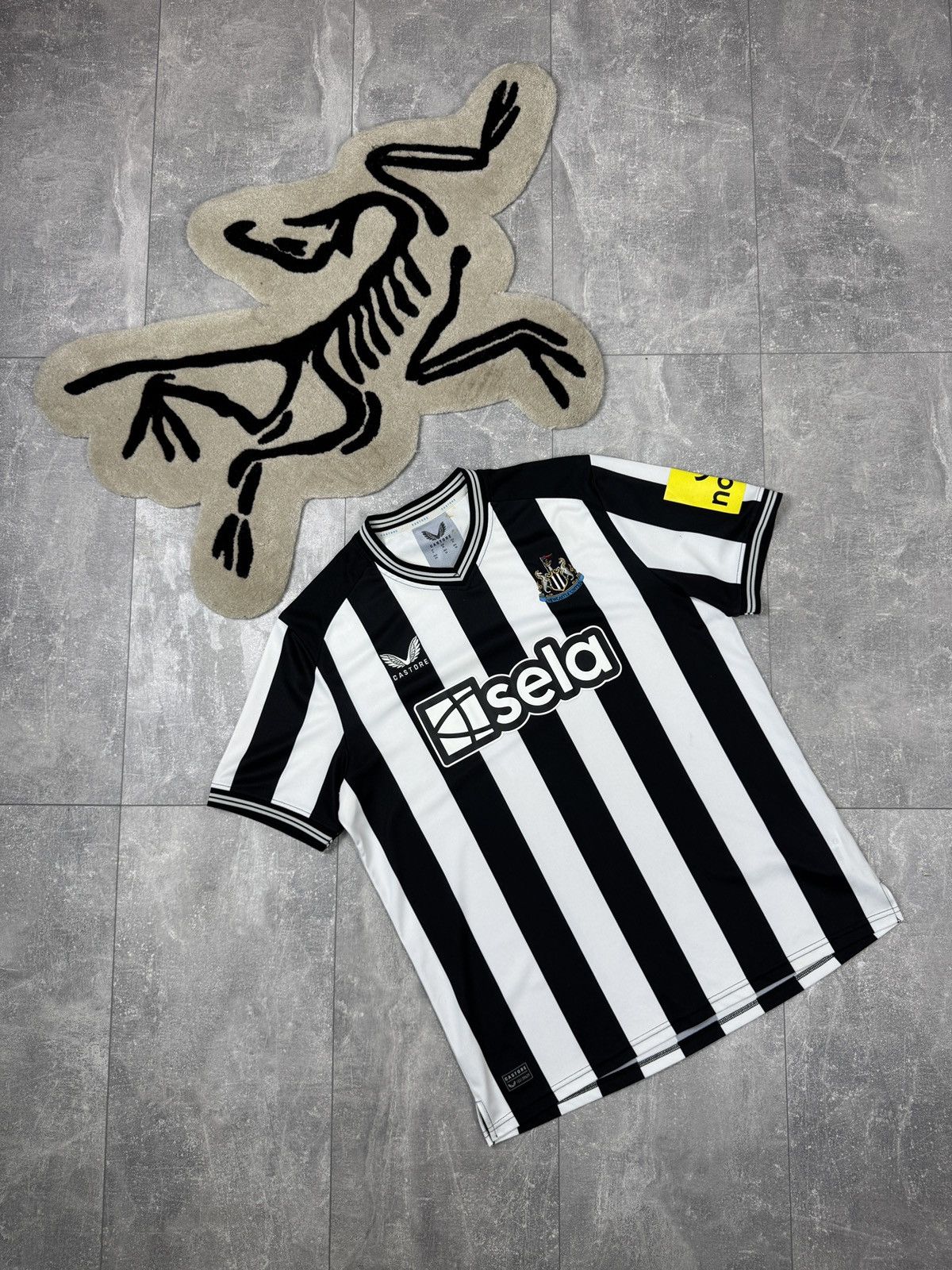 Castore × Vintage Mens Vintage Castore New Castle T-shirt soccer jersey tee Size US XL / EU 56 / 4 - 1 Thumbnail