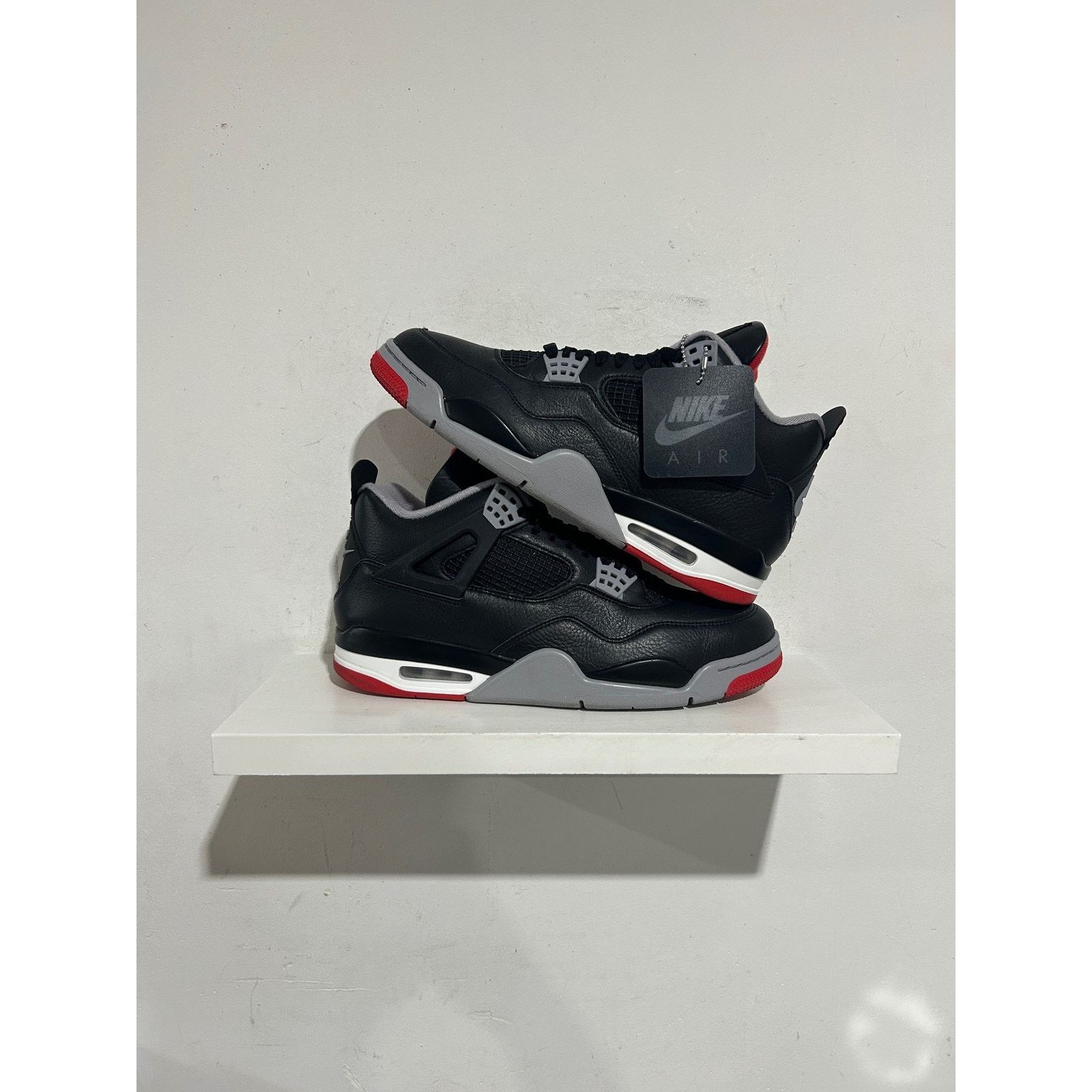 Nike JORDAN 4 RETRO BRED REIMAGINED SIZE 11 PREOWNED Size US 11 / EU 44 - 1 Thumbnail