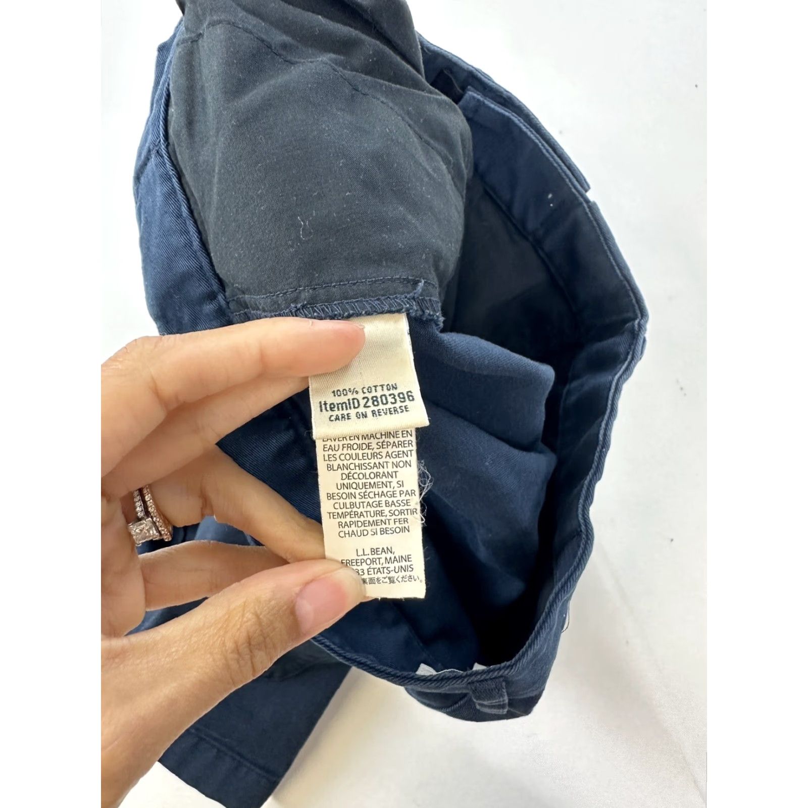 Vintage L.L.Bean Bermuda Shorts Women’s 6P Petite Pleated Blue Bermuda Women 6P Blue L.L.Bean Womens Shorts Petite Pleated Bermuda Blue Size 28" / US 6 / IT 42 - 4 Thumbnail