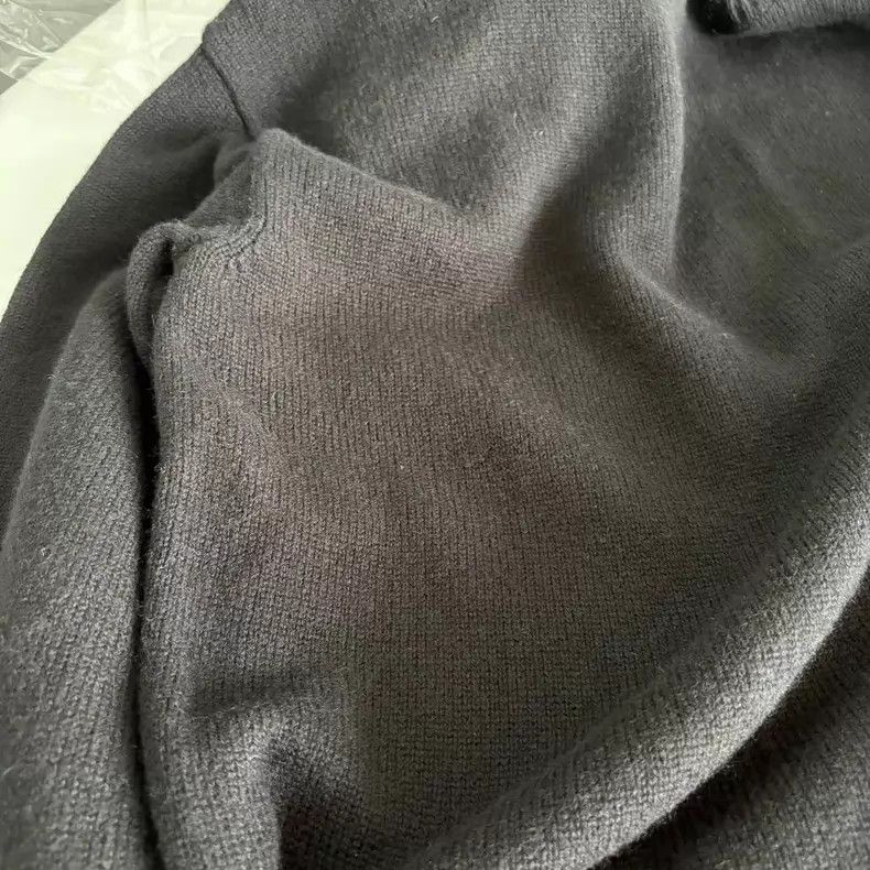 Valentino Valentino Black Big V sweater Size XS / US 0-2 / IT 36-38 - 3 Thumbnail