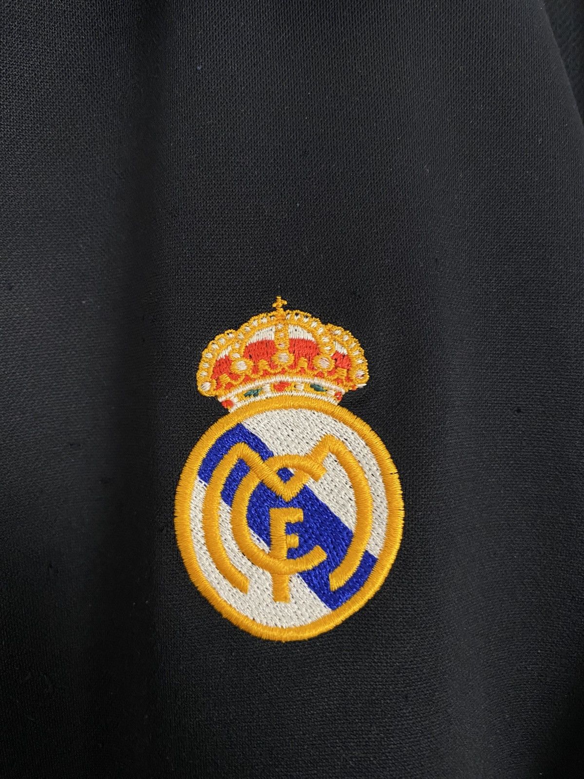 Adidas Real Madrid x Adidas 2001 2002 01/02 Away kit champions Size US M / EU 48-50 / 2 - 19 Thumbnail