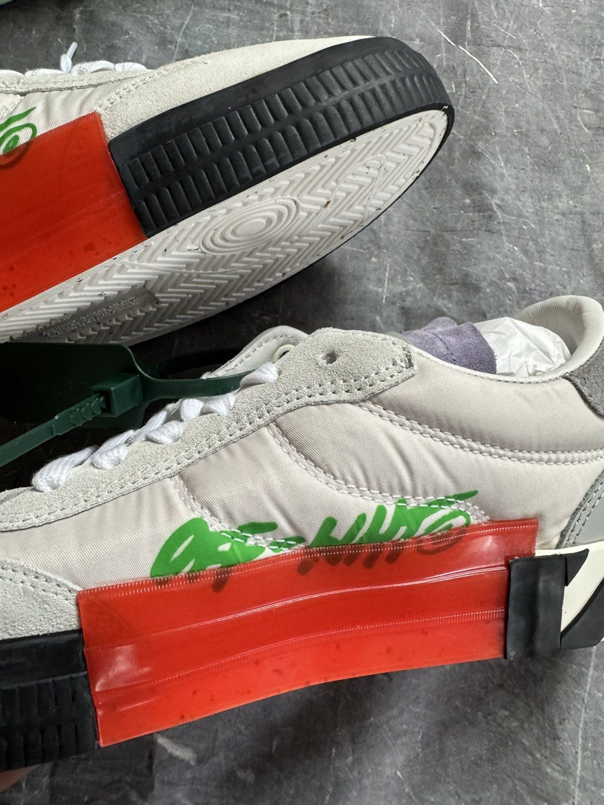 Off-White Off-White Vulcanized Sneakers in White / Black Size US 8 / EU 41 - 4 Thumbnail