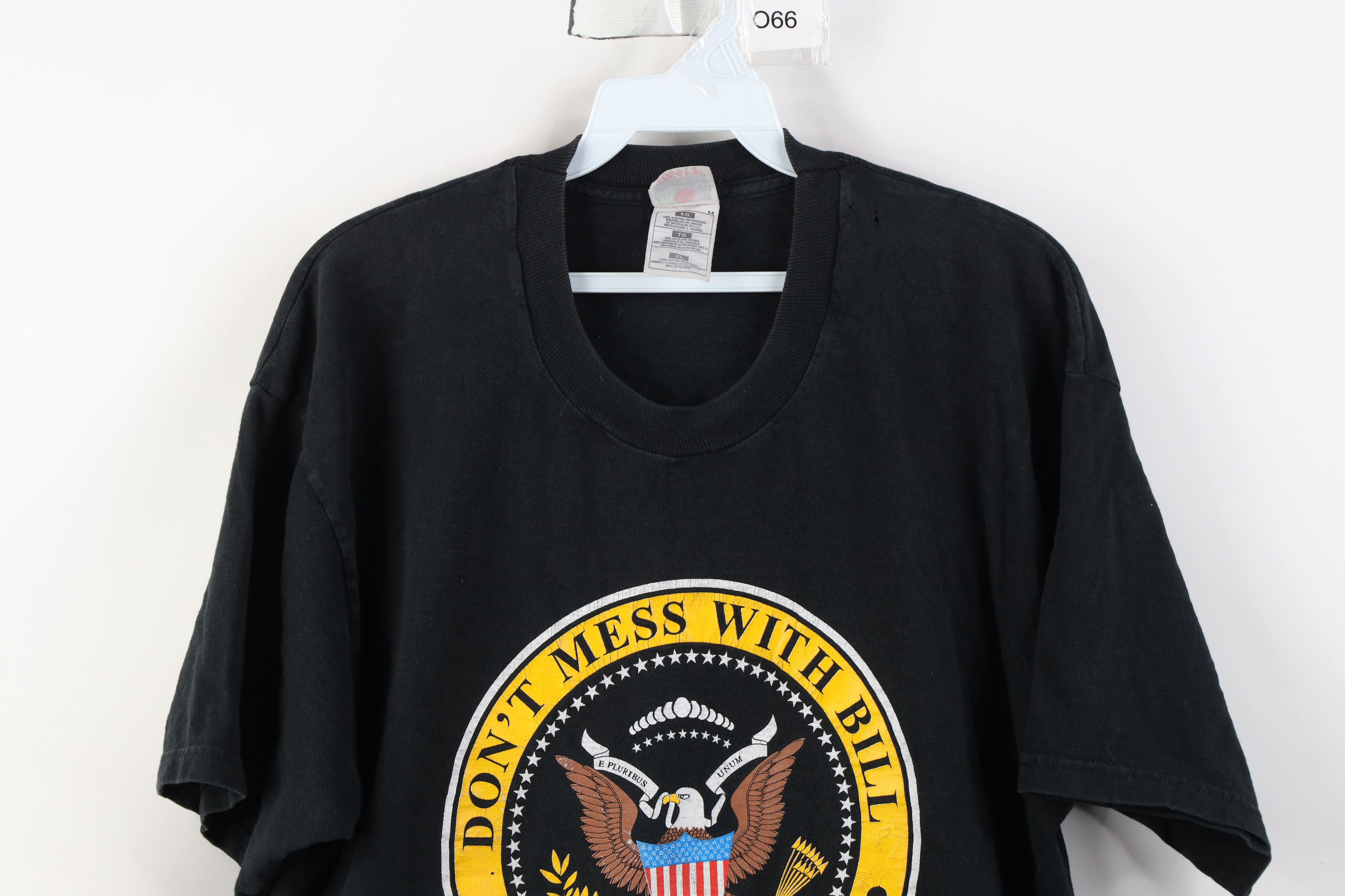 Vintage Vintage 90s Don't Mess With Bill Clinton President T-Shirt Size US XL / EU 56 / 4 - 2 Thumbnail