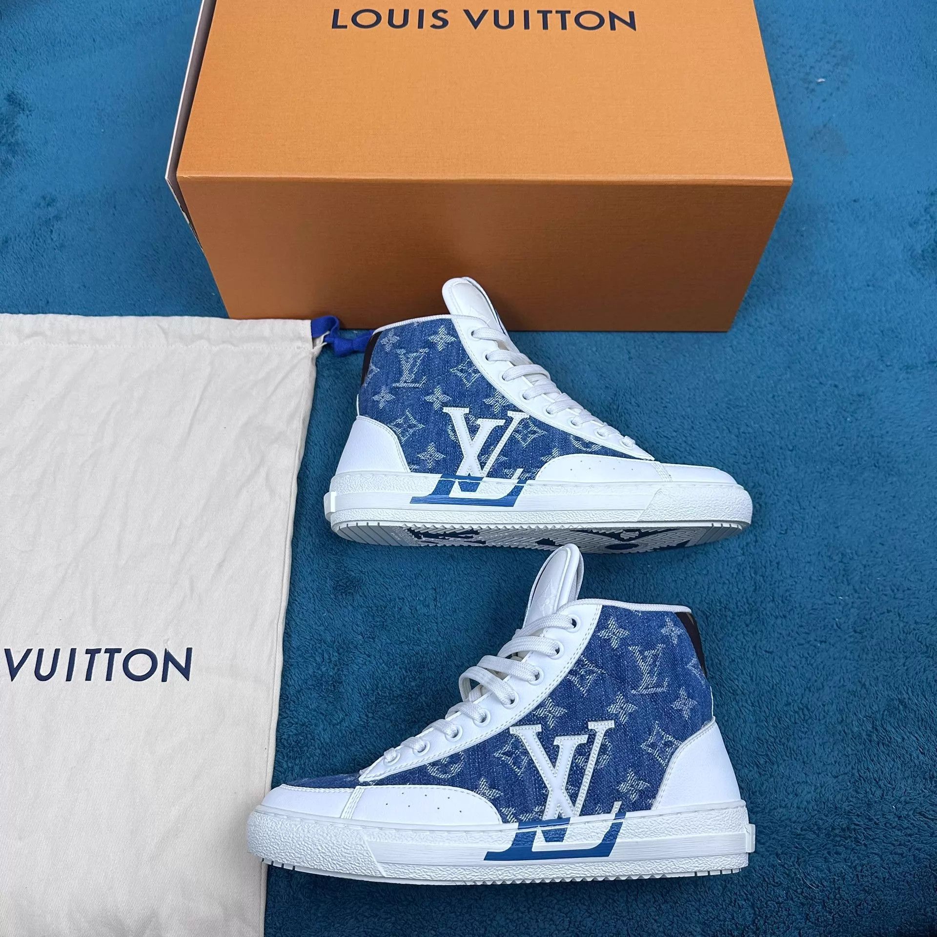 Louis Vuitton LV Charlie high-top sneaker white and blue 37.5 Size US 7.5 / IT 37.5 - 2 Thumbnail