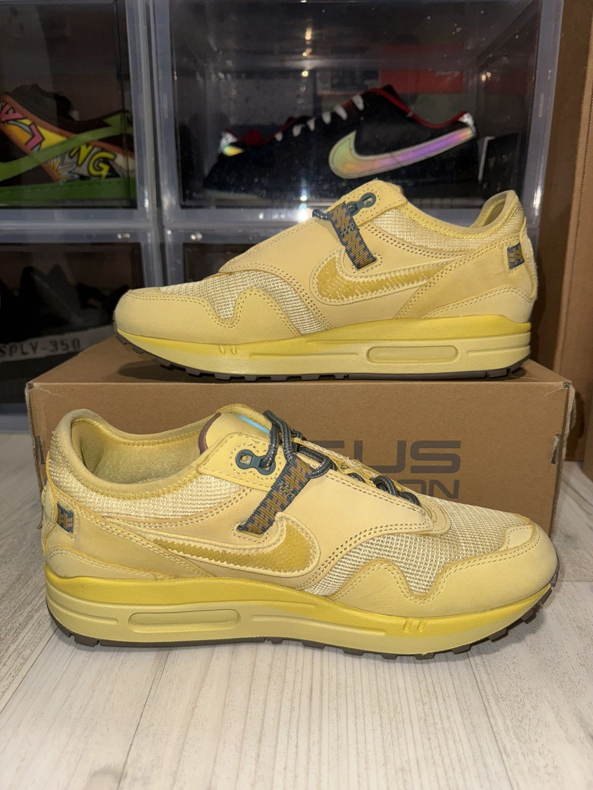 Nike × Travis Scott Nike Air Max 1 Cactus Jack Saturn Gold Size US 8.5 / EU 41-42 - 3 Thumbnail
