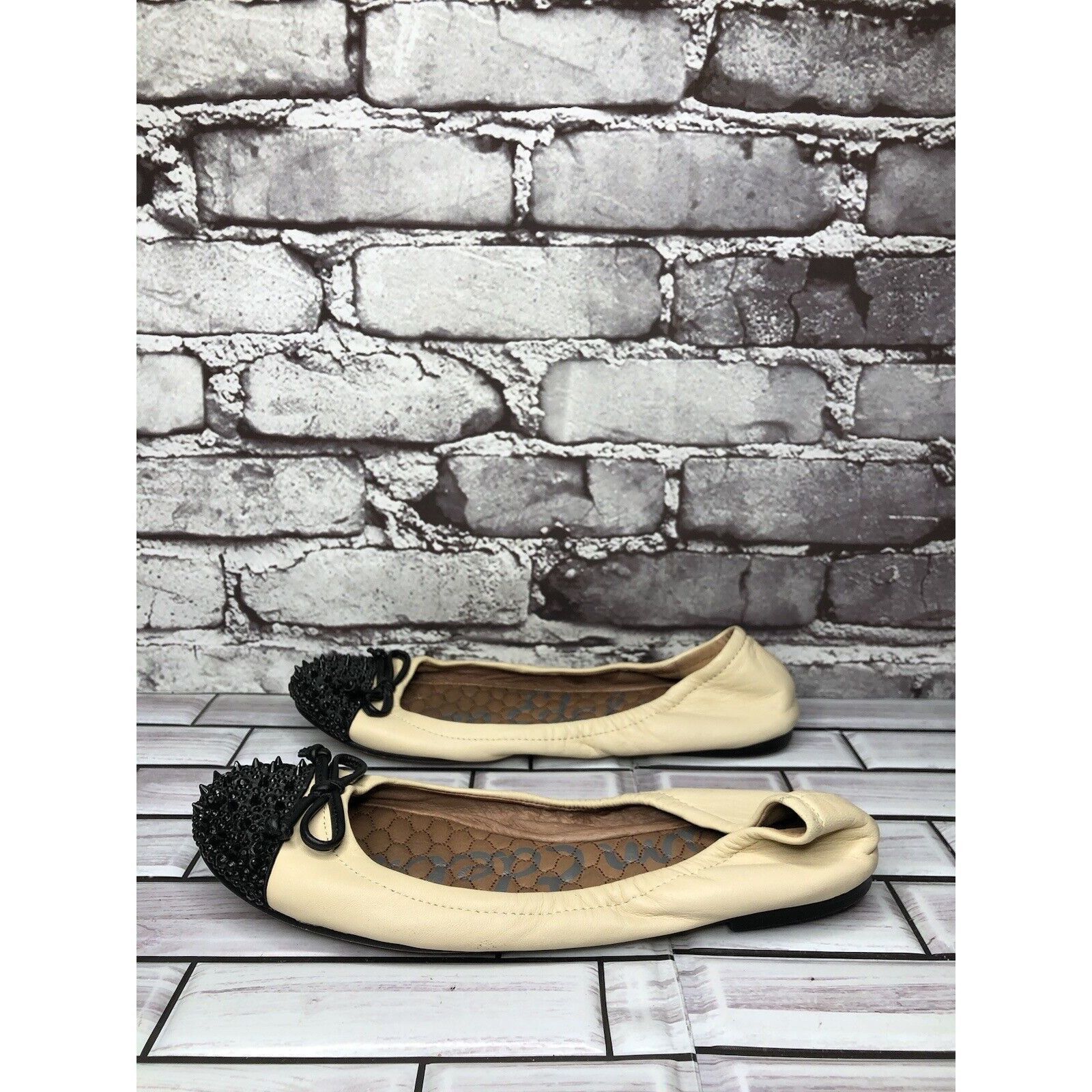 Sam Edelman Sam Edelman Beatrix Beige Leather Black Bow Studded Toe Ball Size US 7 / IT 37 - 6 Thumbnail