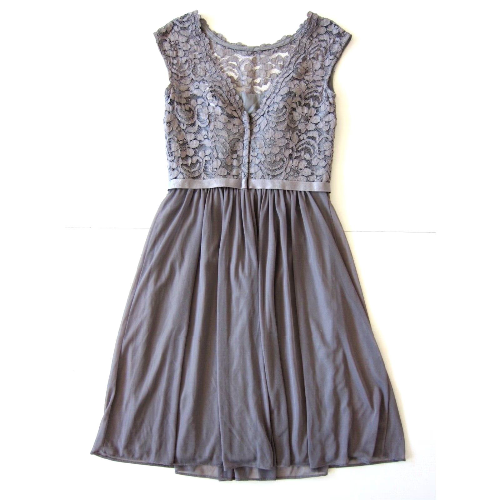 Vintage NWT David's Bridal Grey Embroidered Short Cap Sleeve Satin Sheath Dress Size 0 Size 25" / US 0 / IT 36 - 2 Thumbnail