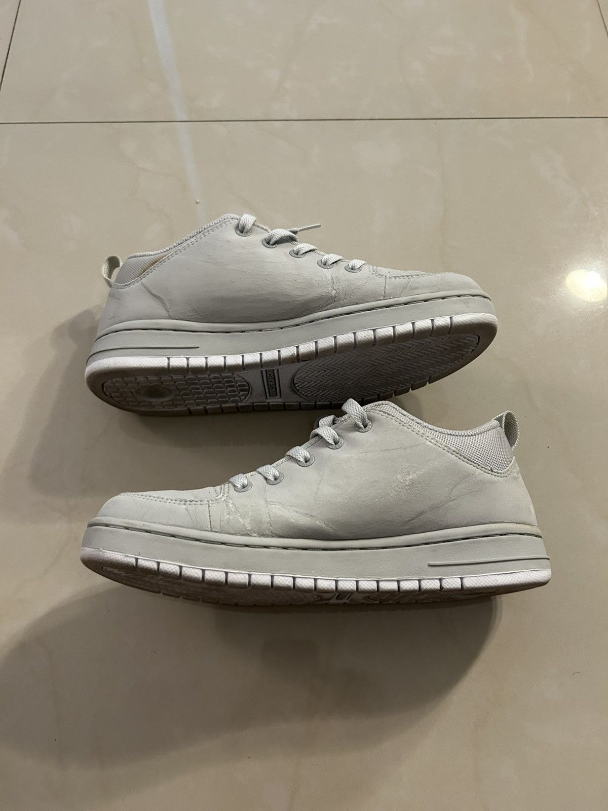 DC × Kaws Kaws x DC Skate shoes Size US 8.5 / EU 41-42 - 2 Thumbnail