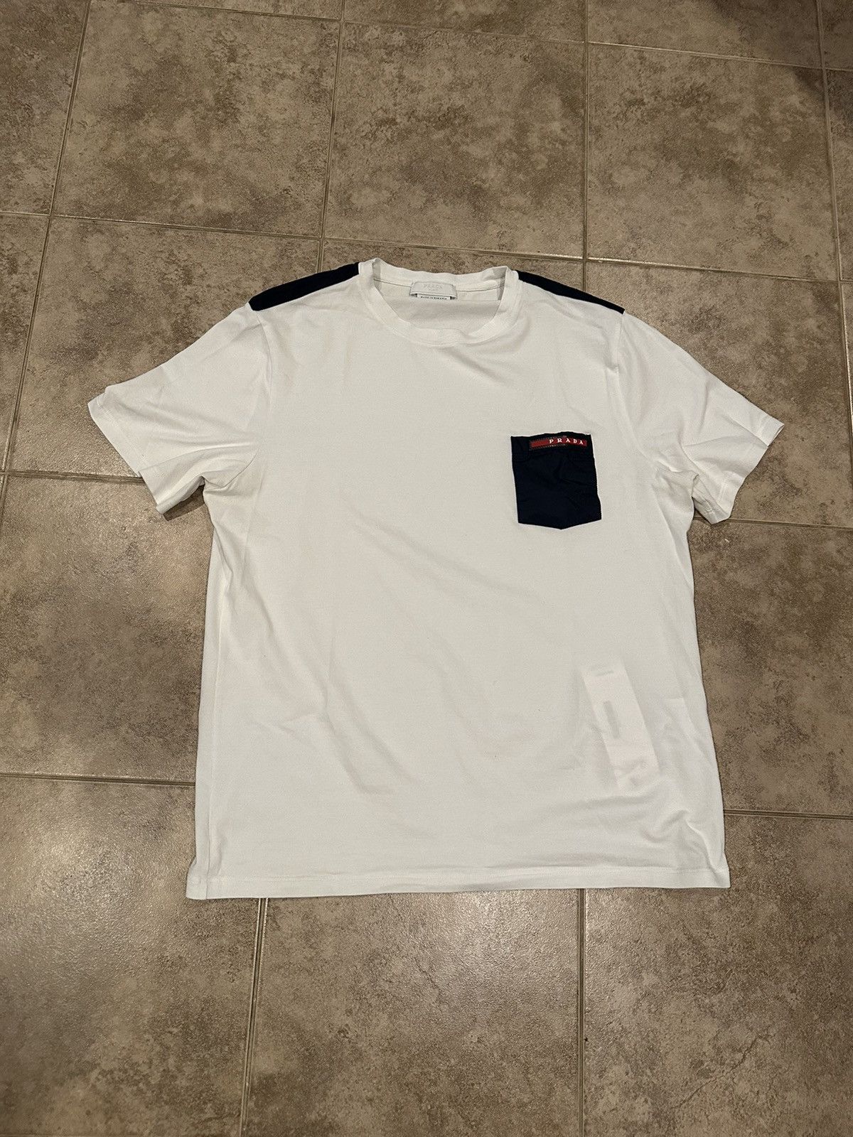 Prada Prada pre owned pocket t shirt mens large Size US L / EU 52-54 / 3 - 1 Thumbnail