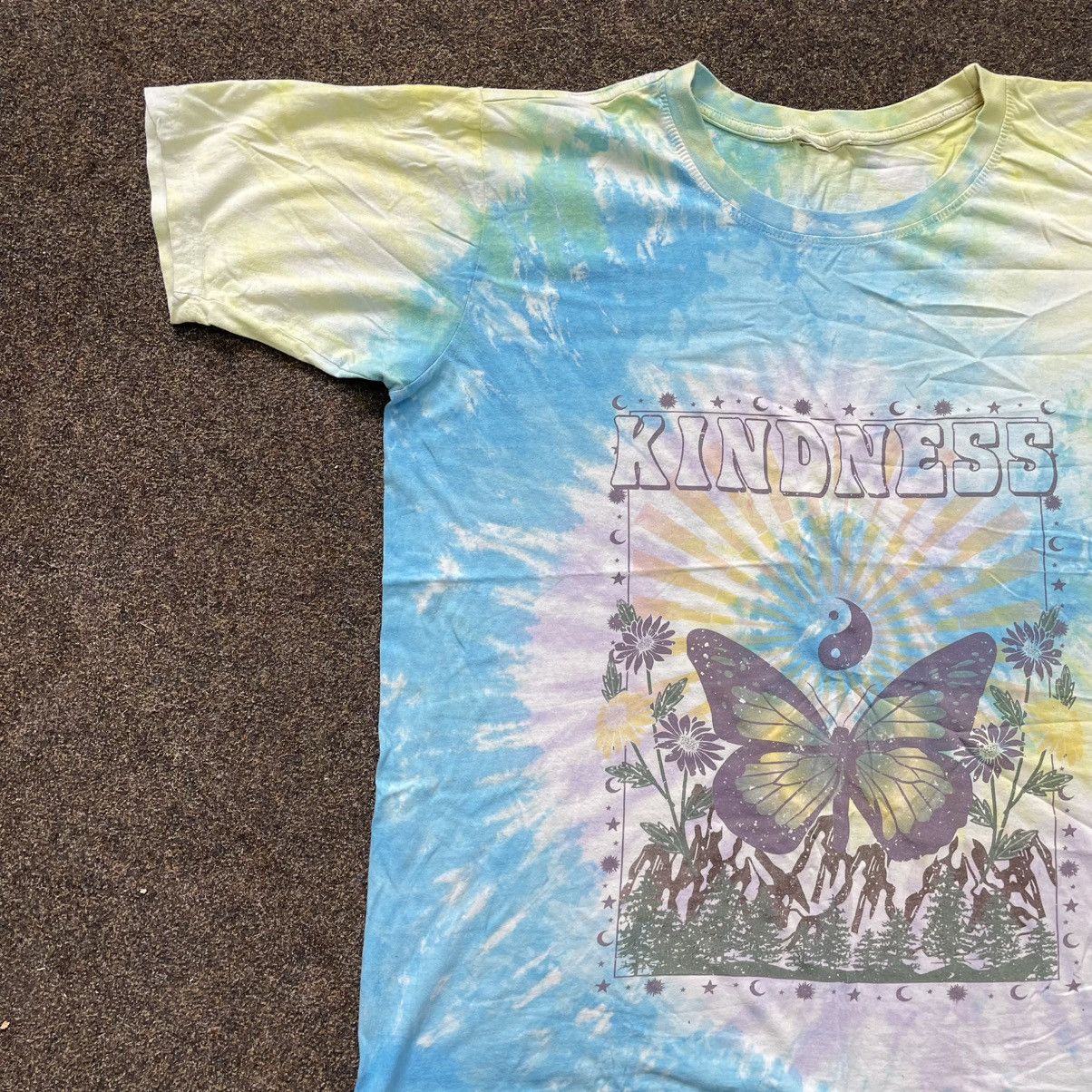 Vintage Vintage Y2K Sun Faded Butterfly Graphic Tee Kindness Rave XL Size US XL / EU 56 / 4 - 2 Thumbnail