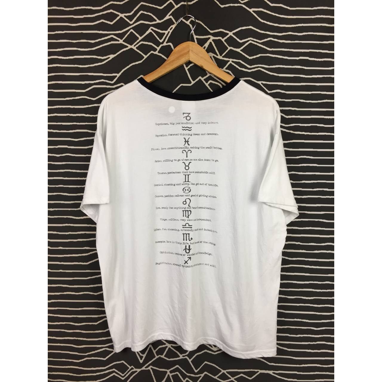 Other Modern Lux What's Your Sign Astrological Zodiac Tee Size XXL / US 16-18 / IT 52-54 - 10 Thumbnail