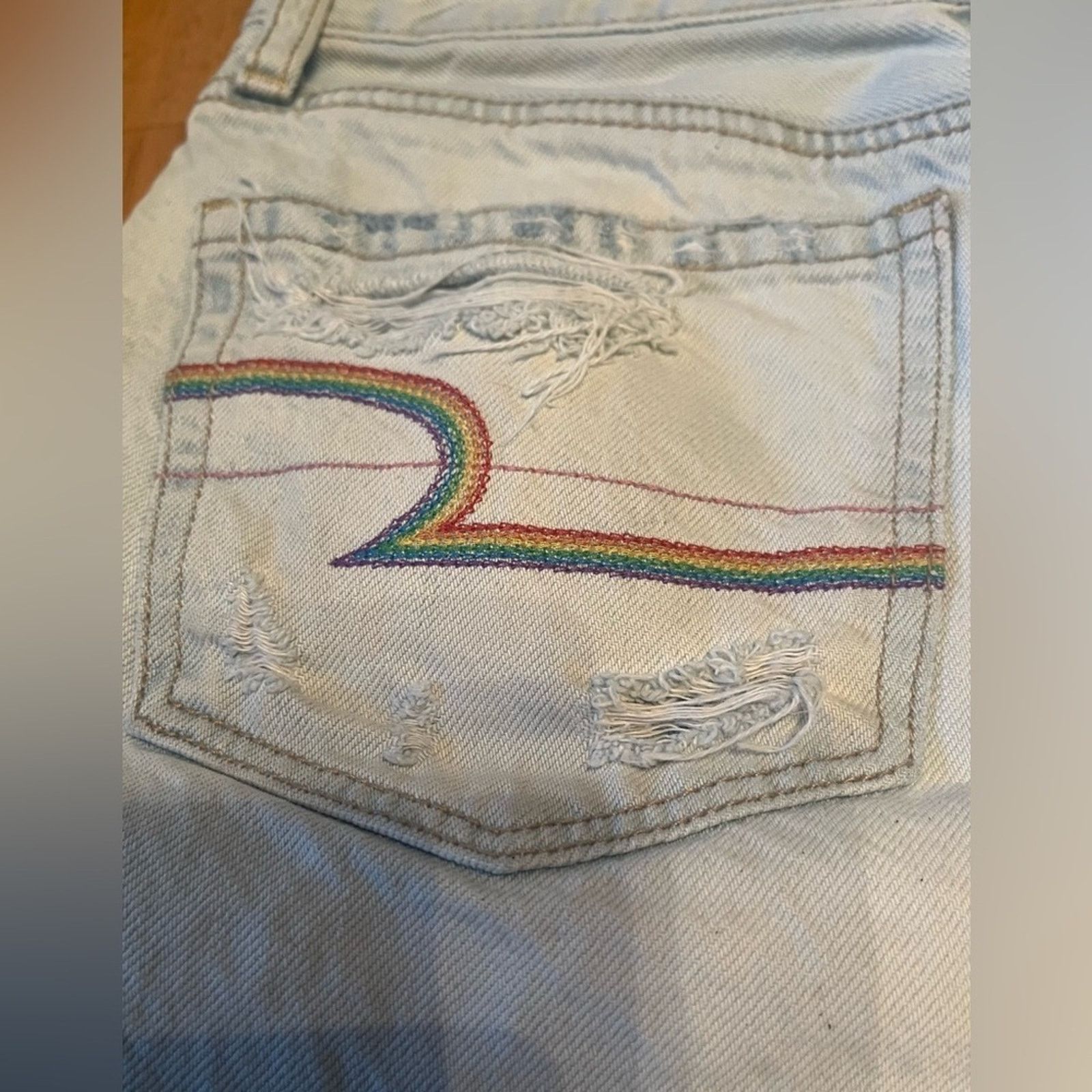 American Eagle Outfitters American Eagle distressed shorts, size small Size 27" / US 4 / IT 40 - 3 Thumbnail