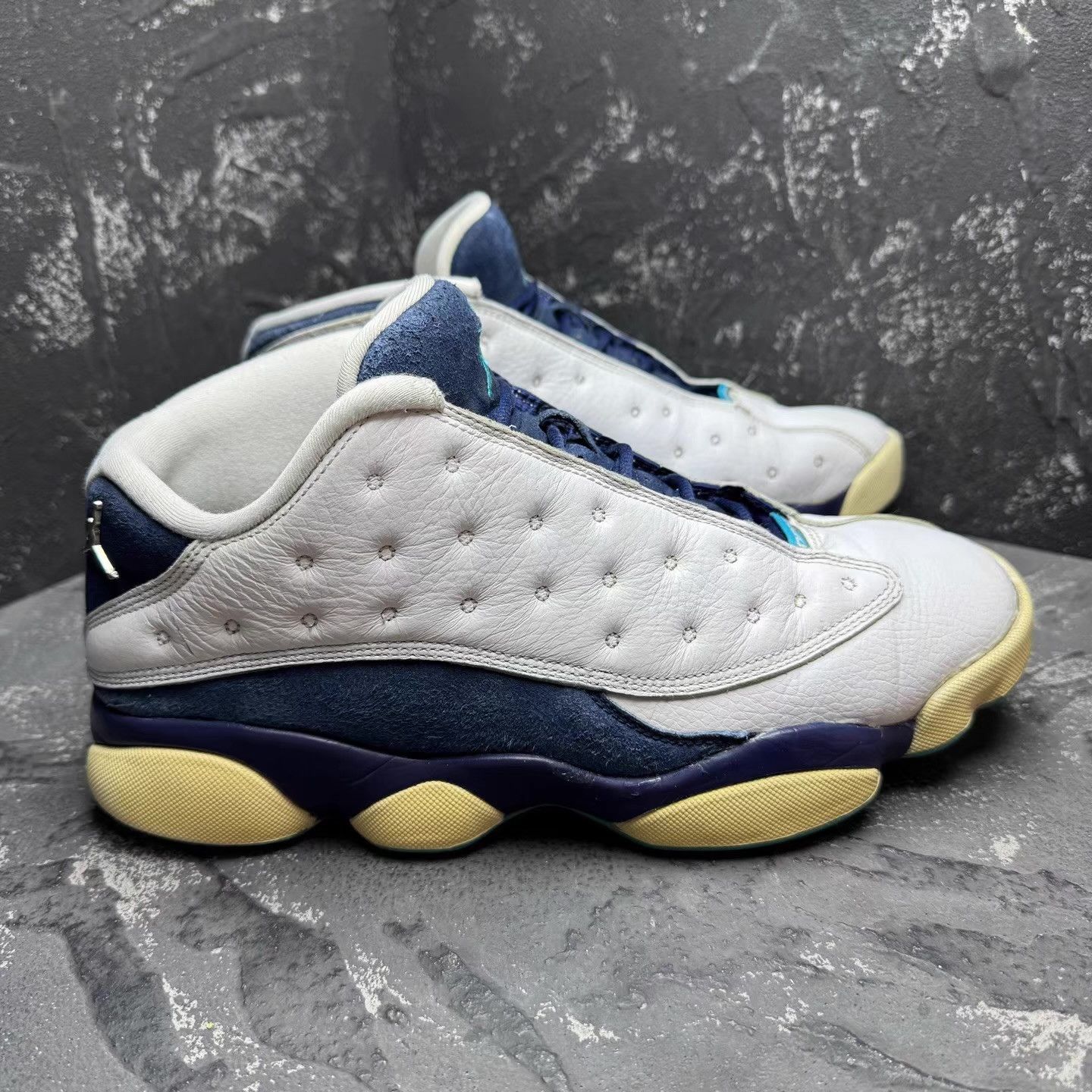 Nike Air Jordan 13 Hornets White & Blue Q10 Size US 9 / EU 42 - 4 Thumbnail