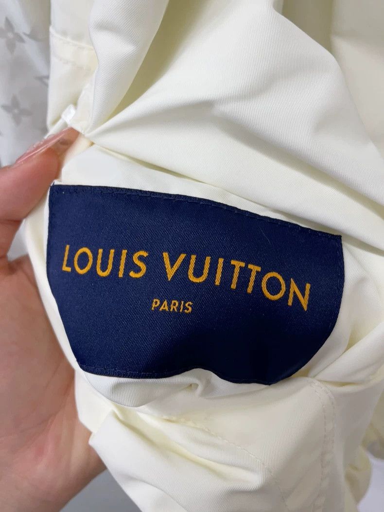 Louis Vuitton Louis Vuitton White double-sided jacket with full print an Size US M / EU 48-50 / 2 - 6 Thumbnail