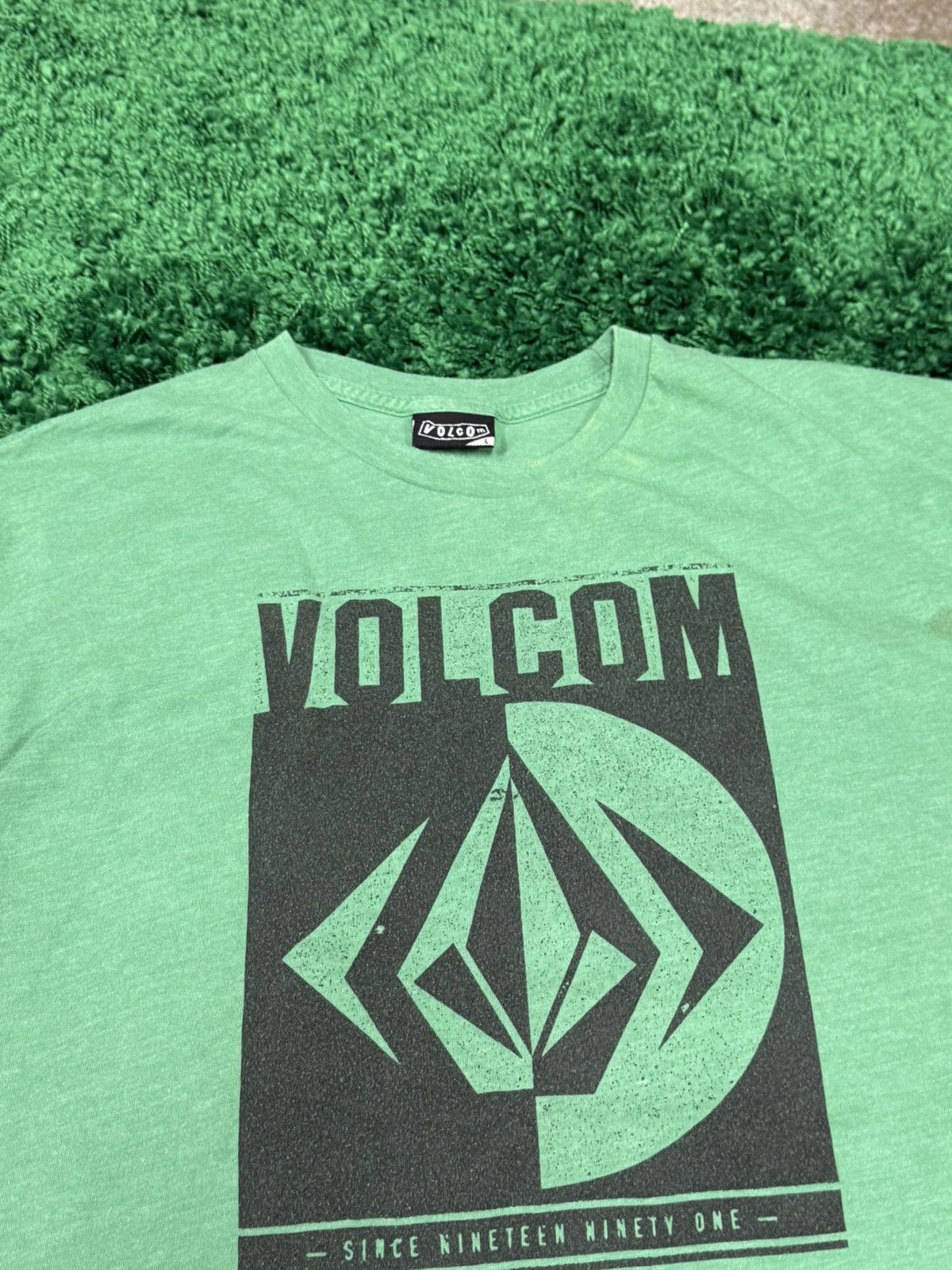 Volcom Vintage Volcom Diamond V Logo Tee Green Large Size US L / EU 52-54 / 3 - 2 Thumbnail