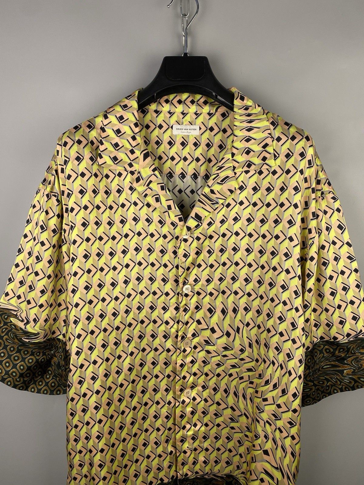 Dries Van Noten Dries Van Noten Silk Luxury Geometric Short Sleeve Shirt Size US XL / EU 56 / 4 - 3 Thumbnail