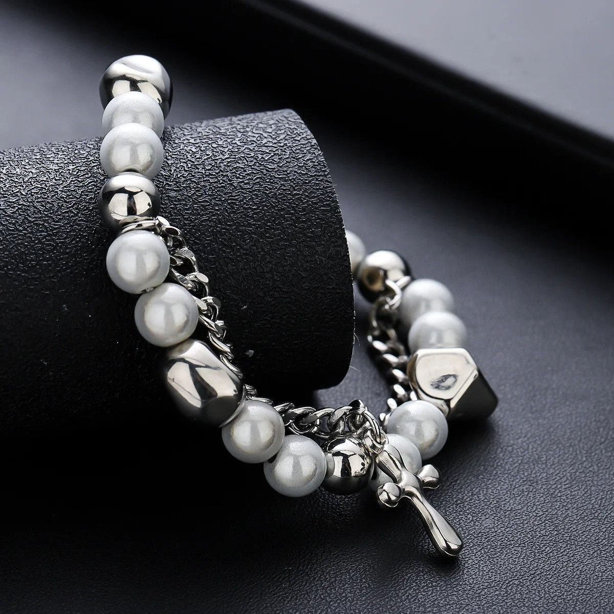 Jewelry Pearl Bead Bracelet Size ONE SIZE - 4 Thumbnail