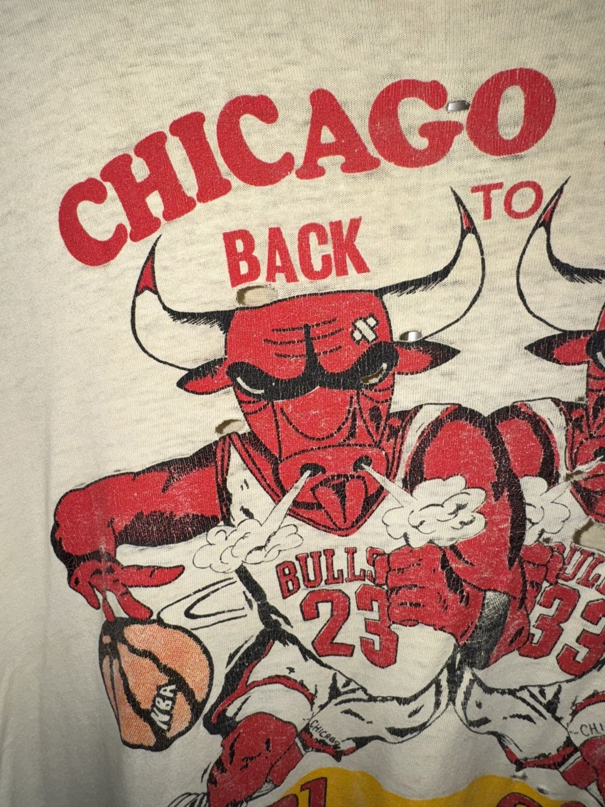 Vintage 90s Chicago Bulls Thrashed Distressed Faded GRUNGE NBA Size US XXL / EU 58 / 5 - 2 Thumbnail