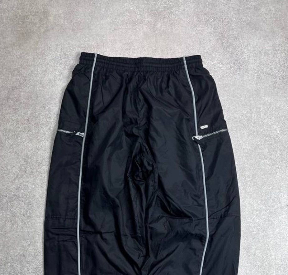 Nike VINTAGE NIKE SWOOSH TN SKEPTA STYLE FLARED TRACK PANTS L Size US 34 / EU 50 - 2 Thumbnail