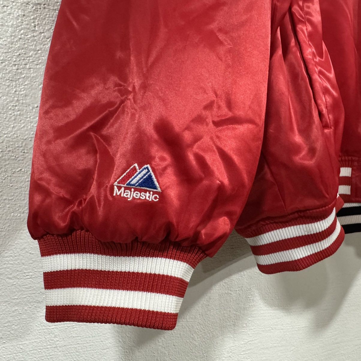 Majestic NBA Chicago Bulls Reversible Red Black Satin Jacket 2-3XL Size US XXL / EU 58 / 5 - 16 Thumbnail
