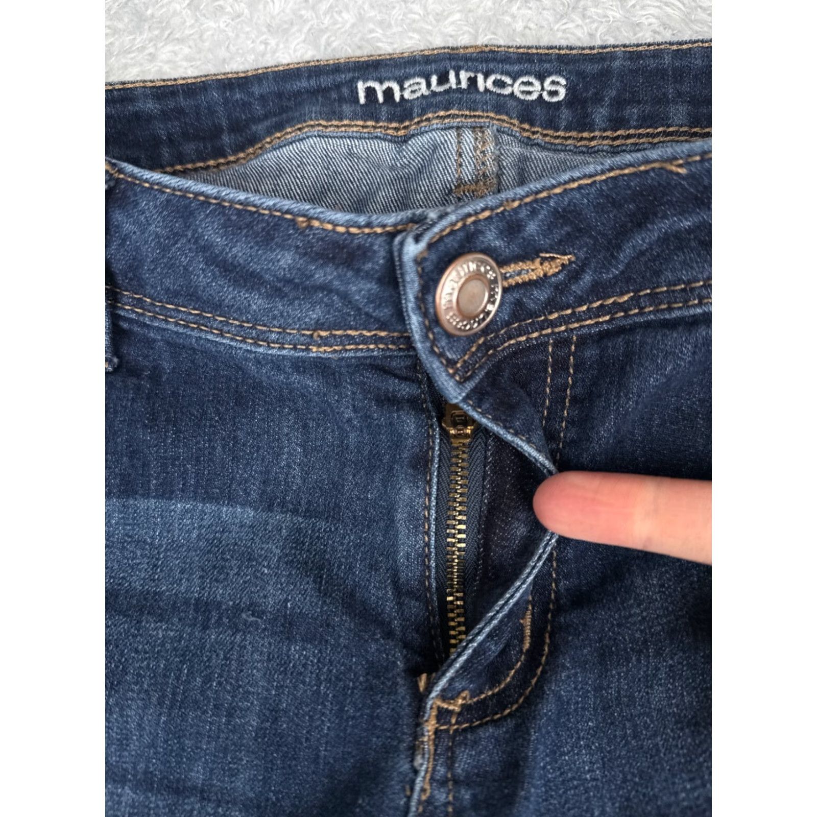 Vintage Maurices Jeans Women 8 Blue Denim Bootcut Low Rise 32x30 Cotton Blend 5-Pocket Zipper Distressed Medium Wash Size 30" / US 8 / IT 44 - 5 Thumbnail