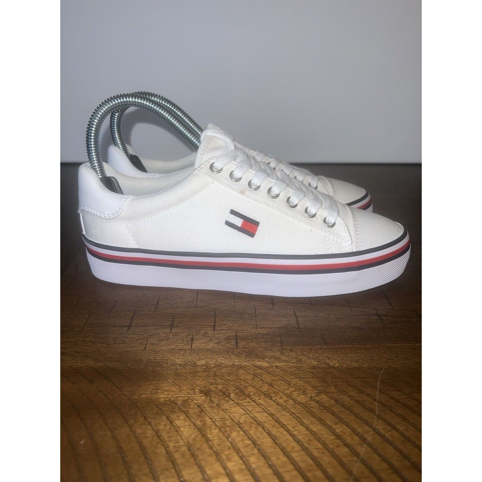 Tommy Hilfiger Tommy Hilfiger Women's Sneakers Size 6 White Shoes Lace up Size US 6 / IT 36 - 1 Thumbnail