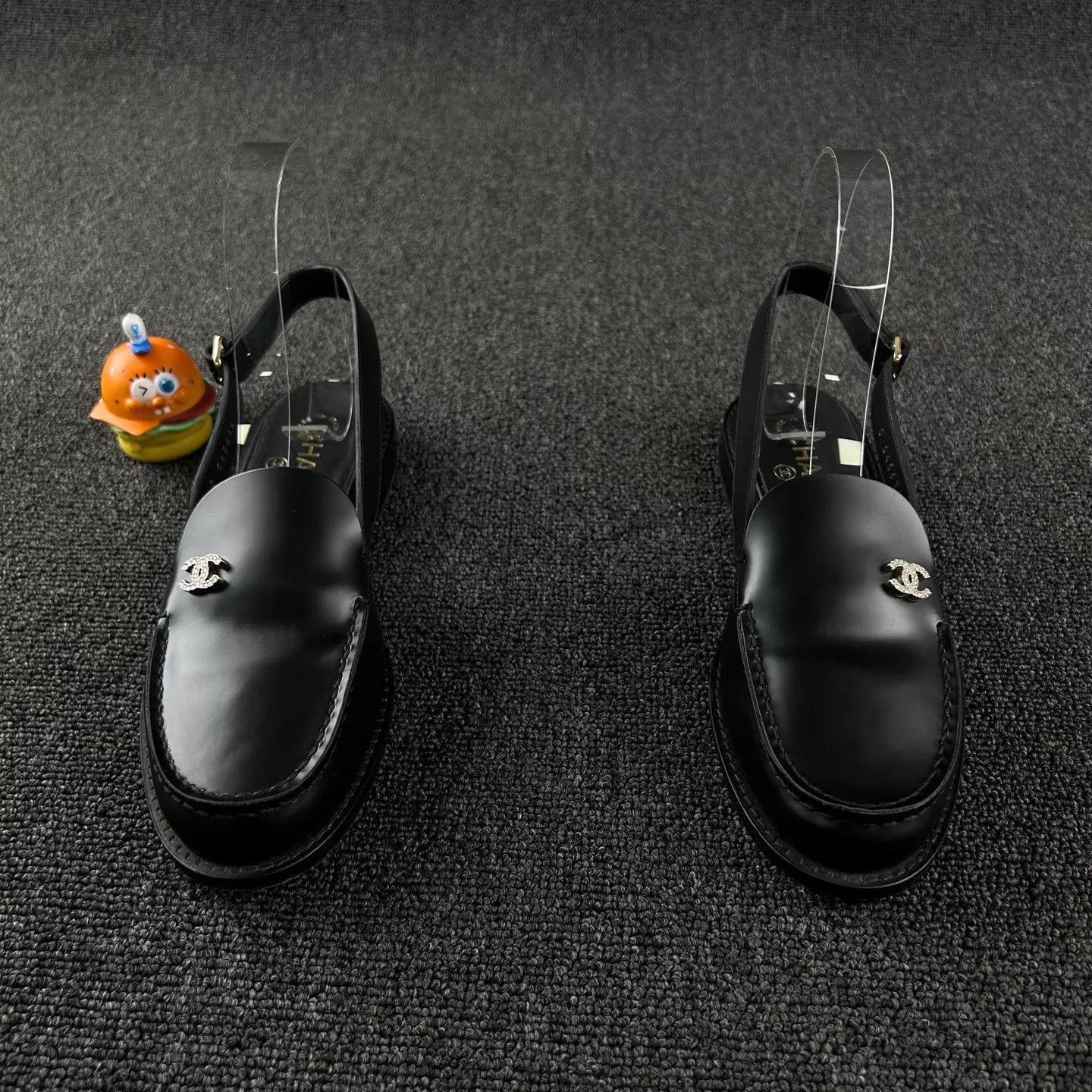 Chanel Chanel 25p Black Crystal Double C Loafer 38 Size US 7.5 / IT 37.5 - 2 Thumbnail