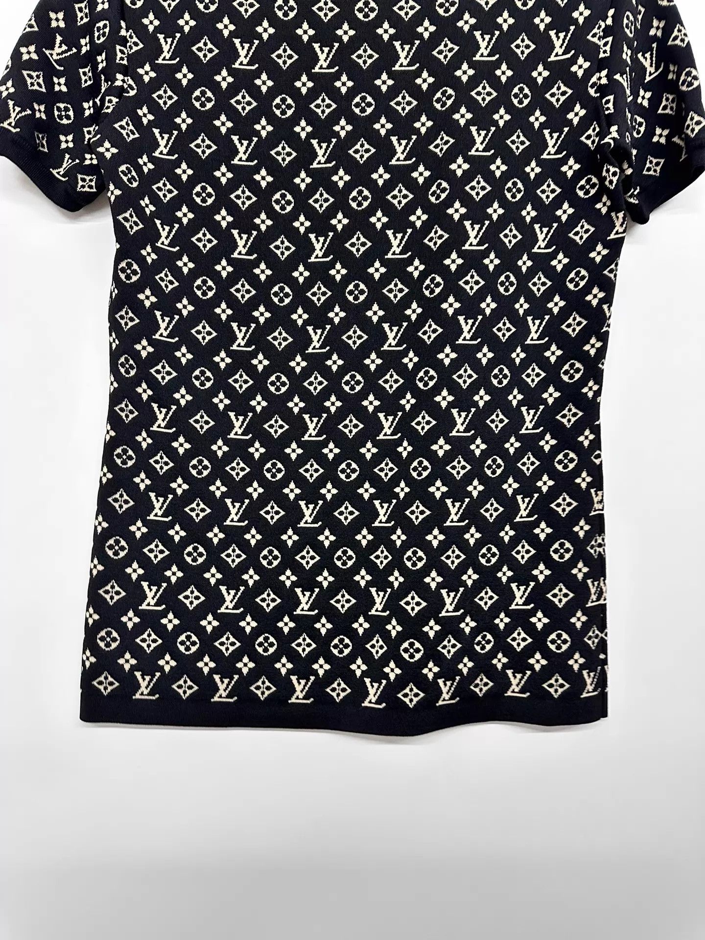 Louis Vuitton LV All-Over Print Top M 41/88/64 Size M / US 6-8 / IT 42-44 - 6 Thumbnail