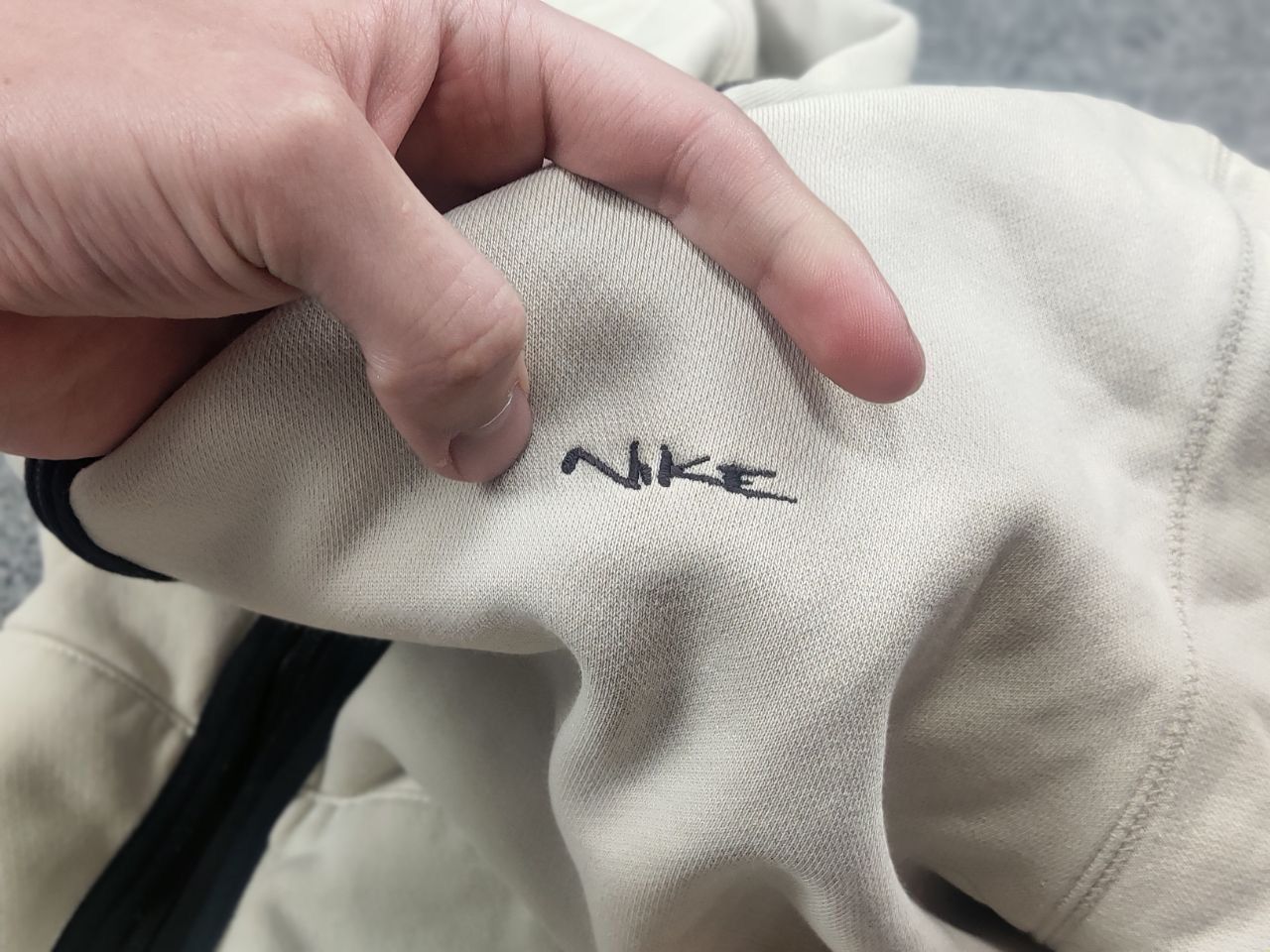 Nike Vintage 90's Cream Nike Embroidered Zip Hoodie Distressed Size US M / EU 48-50 / 2 - 16 Thumbnail