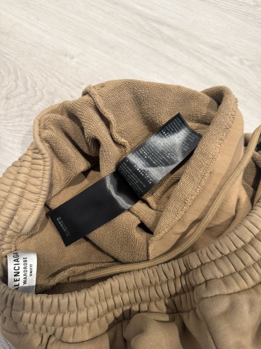 Balenciaga s/s 2021 wide leg sweatpants!! Size US 28 / EU 44 - 9 Thumbnail