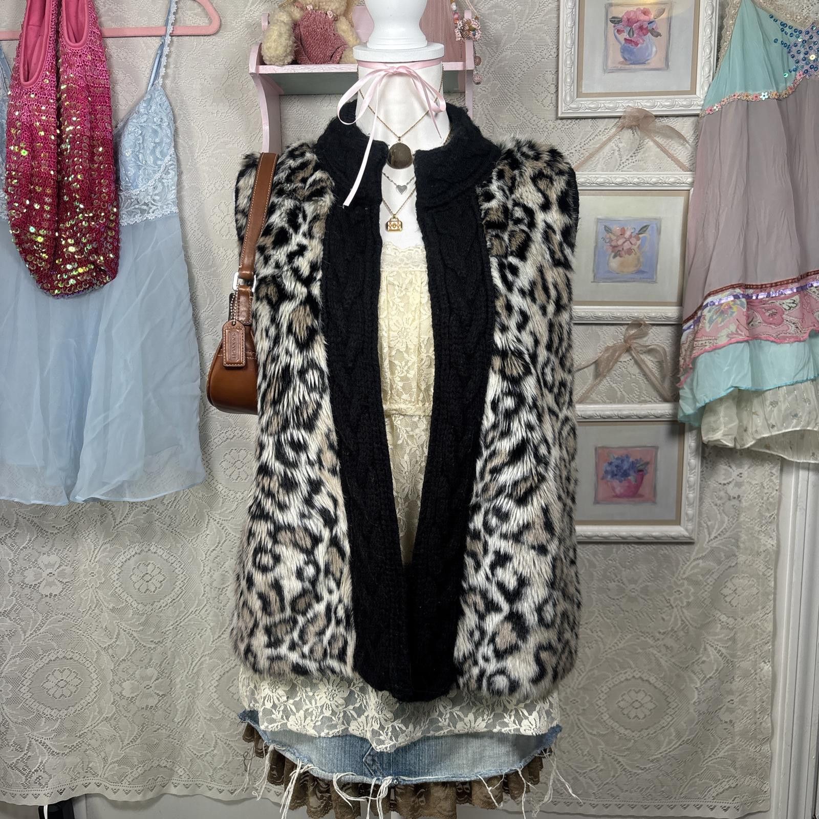 Chicos vintage cheetah print fur vest Size M / US 6-8 / IT 42-44 - 1 Thumbnail