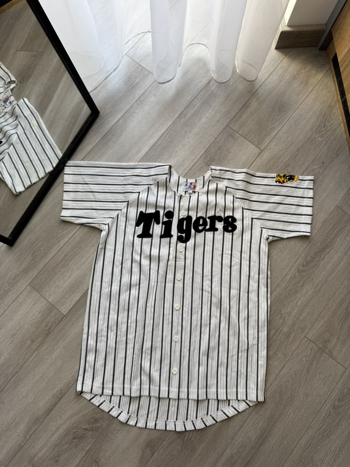 Mizuno Hanshin Tigers Game Jersey Japan XL / Game-Worn Size US L / EU 52-54 / 3 - 1 Thumbnail