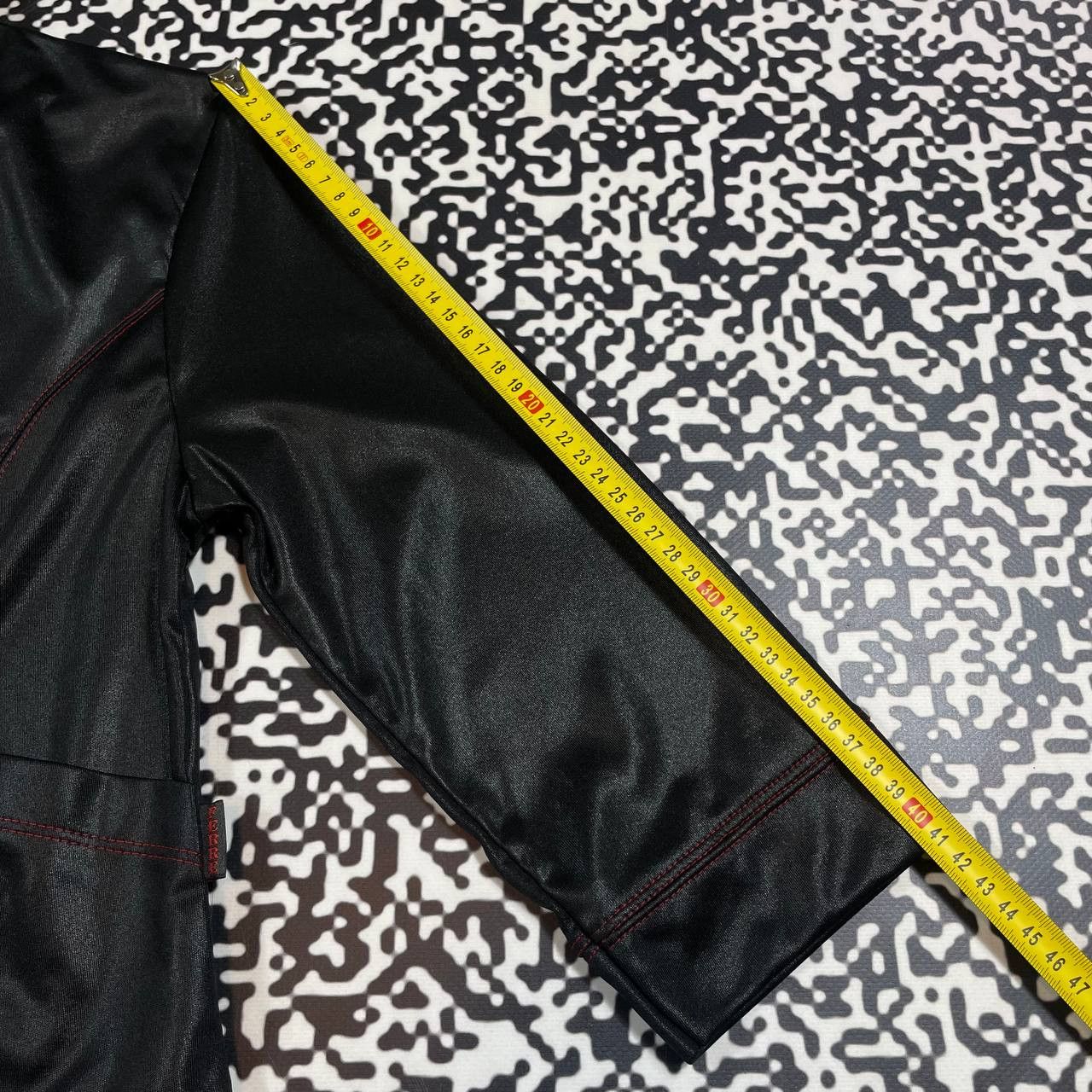 Gianfranco Ferre Vintage 90s Gianfranco Ferre Luxury Zip Cropped Jacket Size S / US 4 / IT 40 - 13 Thumbnail