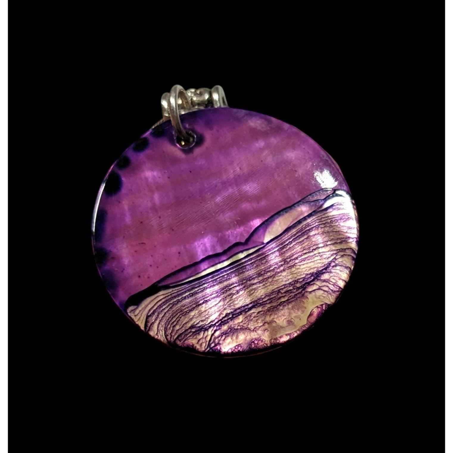 Other Artisan Signed Dyed Purple Shell Disc Necklace Size ONE SIZE - 7 Thumbnail