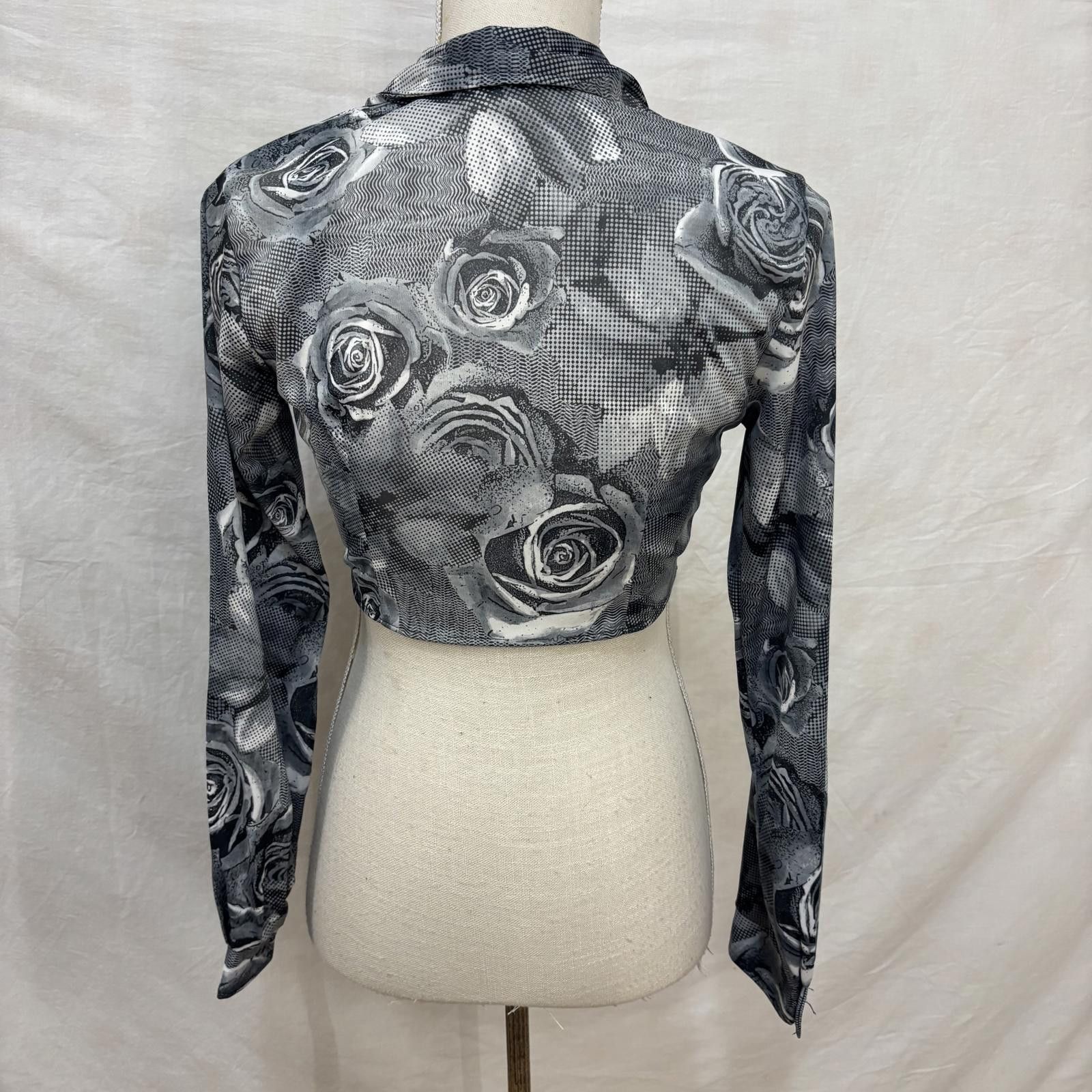 Other Vtg 90s/y2k cropped rose print cropped front tie blouse Size M / US 6-8 / IT 42-44 - 5 Thumbnail