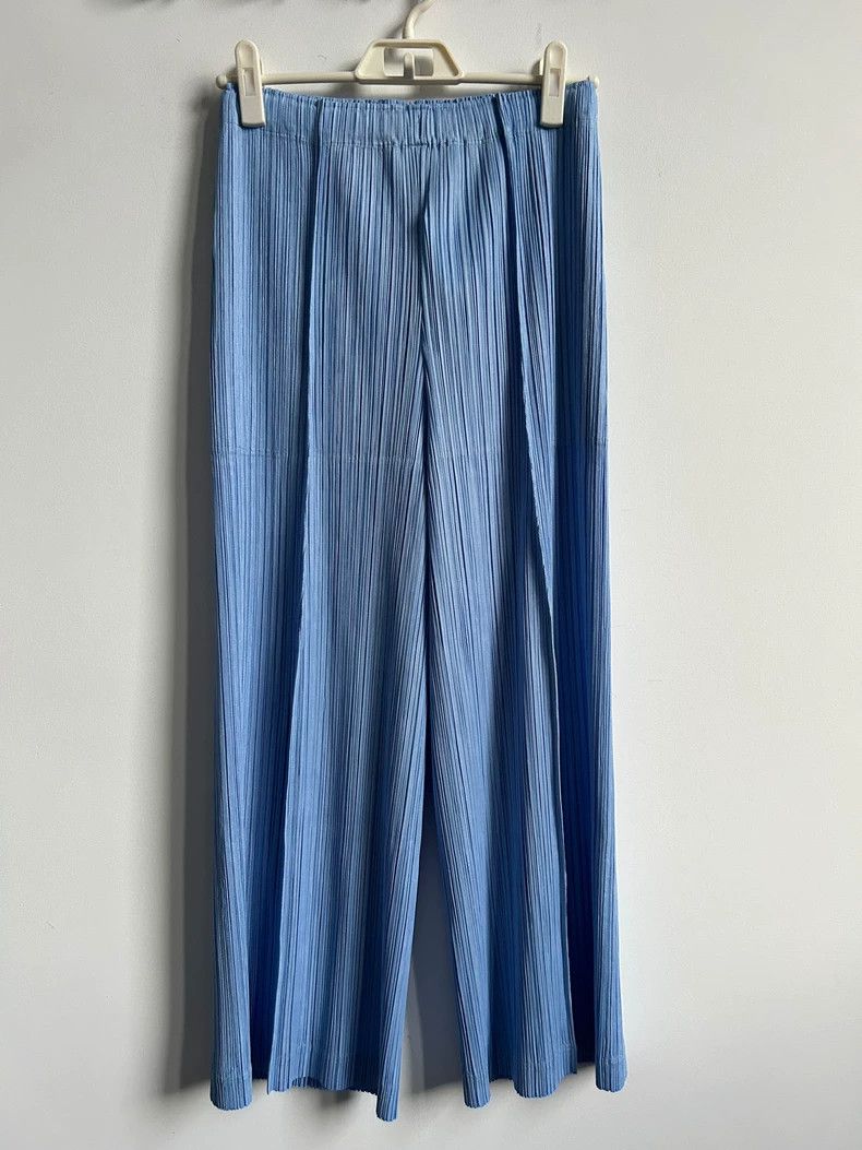 Issey Miyake Issey Miyake size:4 Light blue pleated trousers Size 22" - 1 Thumbnail
