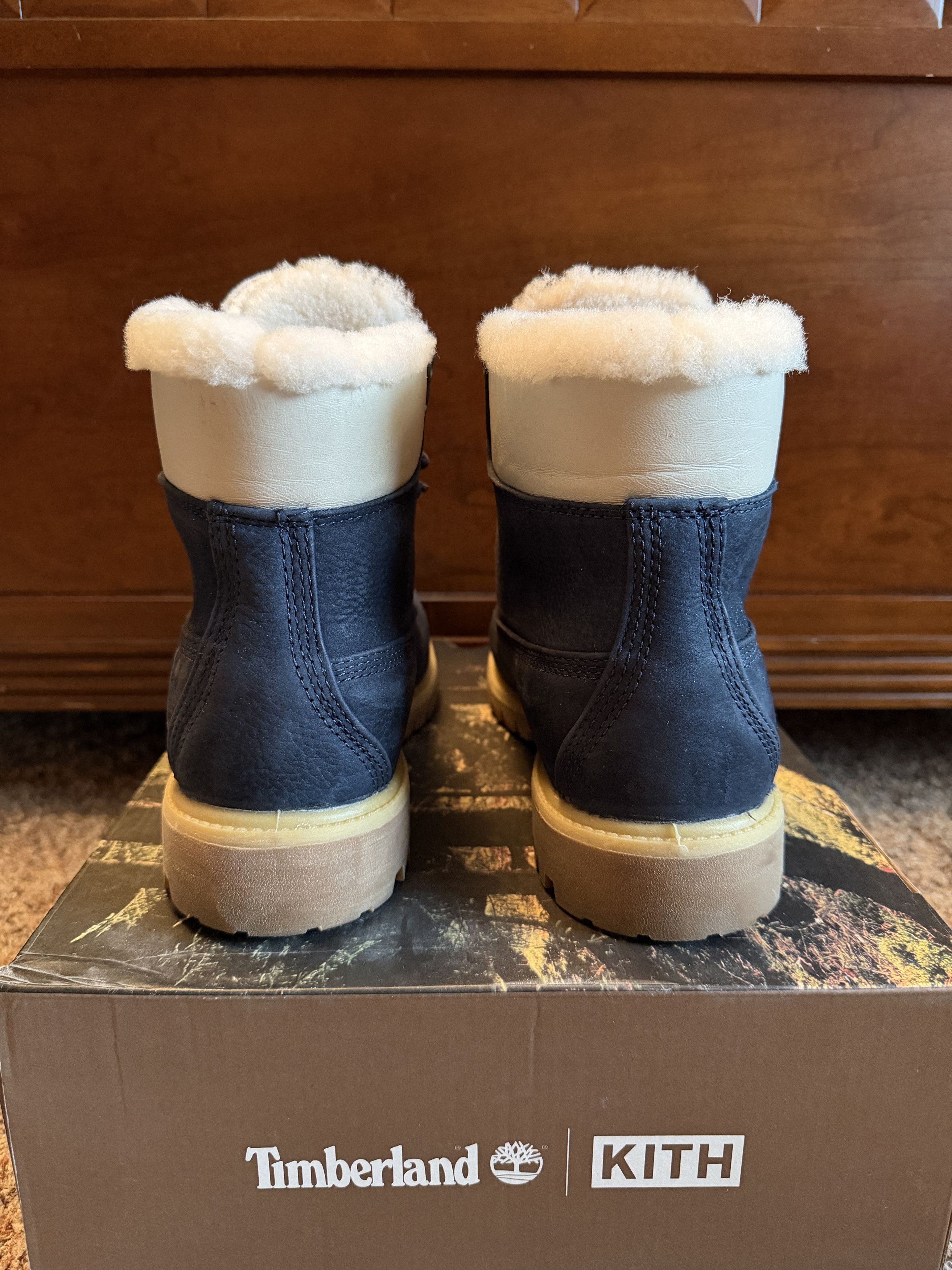 Kith × Timberland Timberland 6" Boot Ronnie Fieg Kith Shearling Navy (2018) Size US 10 / EU 43 - 7 Thumbnail