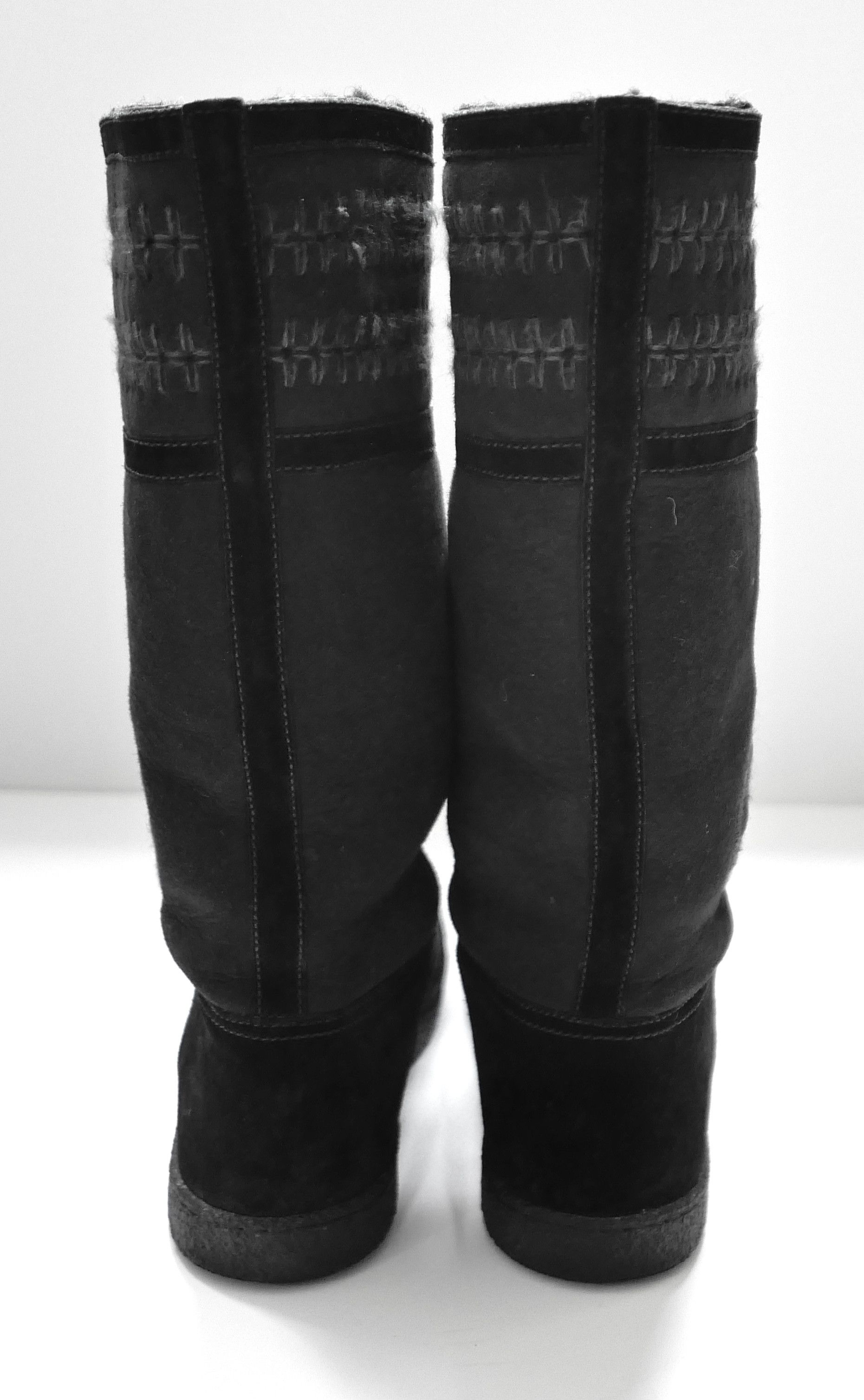 Chanel Chanel CC Logo Shearling Lined Mukluk Boots Size US 7.5 / IT 37.5 - 5 Thumbnail