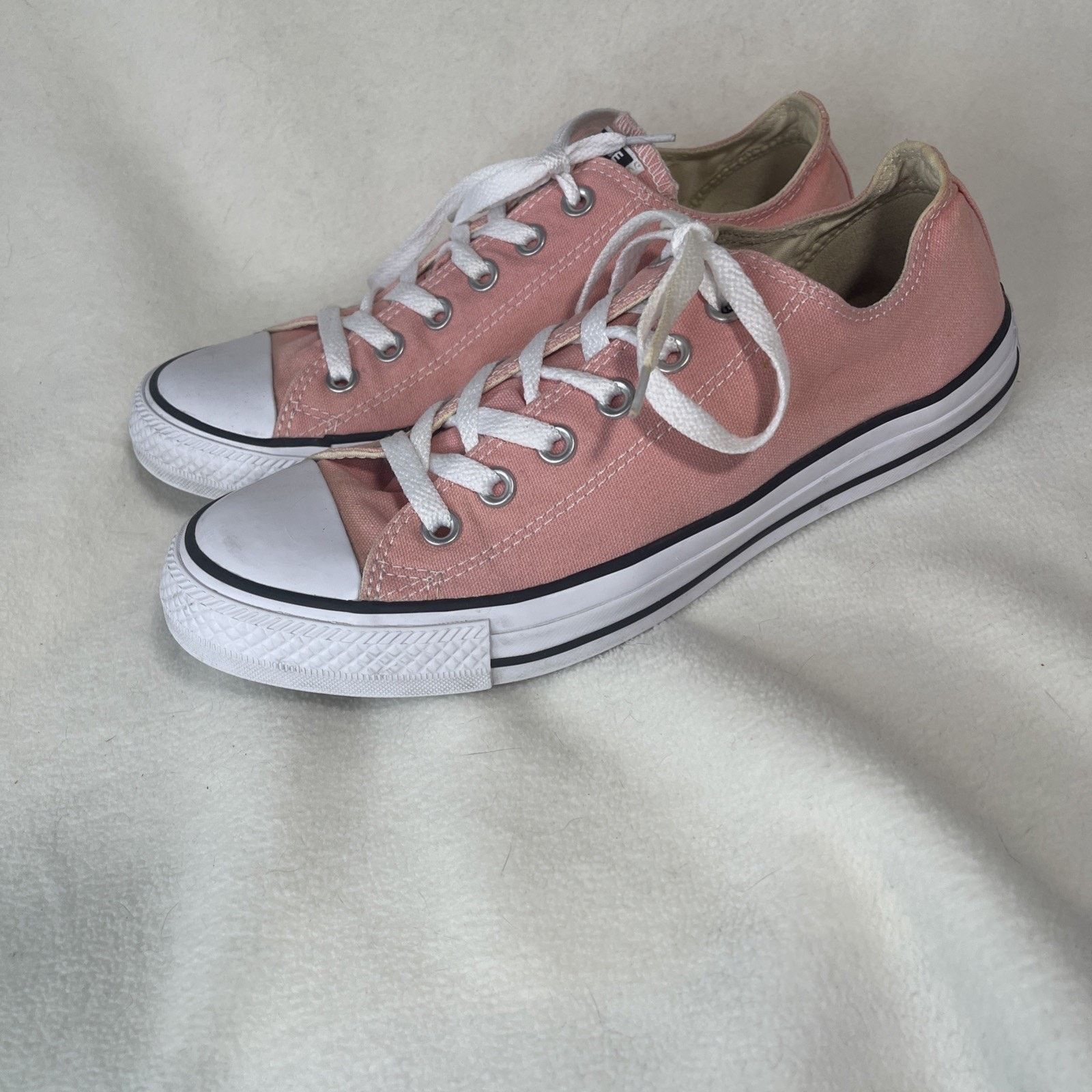 Converse Unisex Chuck Taylor Converse Pink men's 7 ladies 9 Size US 7 / EU 40 - 1 Thumbnail