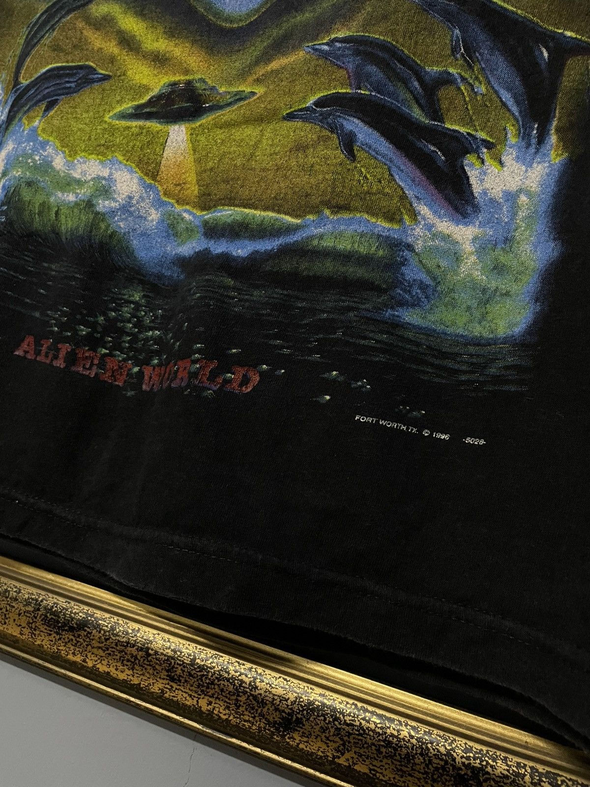 Vintage Vintage 1990s Japan Designer Alien World Sunfaded Tshirt Size US M / EU 48-50 / 2 - 5 Thumbnail