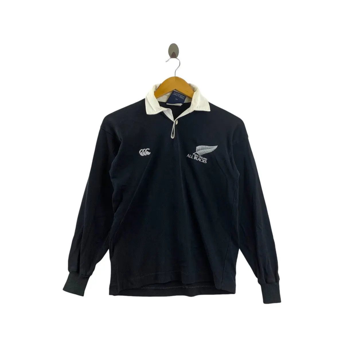 Canterbury of New Zealand Vintage CANTERBURY ALL BLACKS Rugby Polo Jersey Tee Size US S / EU 44-46 / 1 - 1 Thumbnail