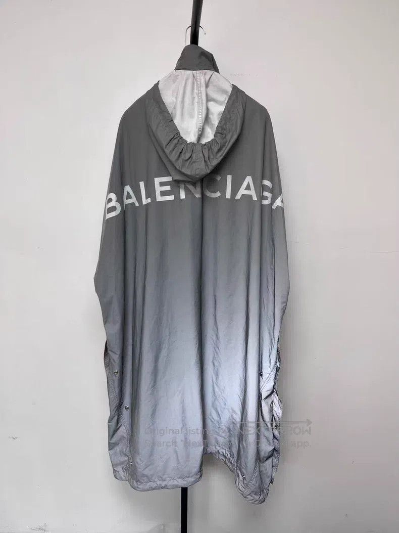 Balenciaga Balenciaga Oversized Windbreaker Raincoat Size XS / US 0-2 / IT 36-38 - 1 Thumbnail