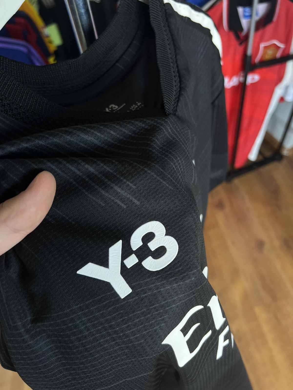 Y-3 Soccer Jersey Y-3 Real Madrid 2021/22 Balck Size US L / EU 52-54 / 3 - 4 Thumbnail