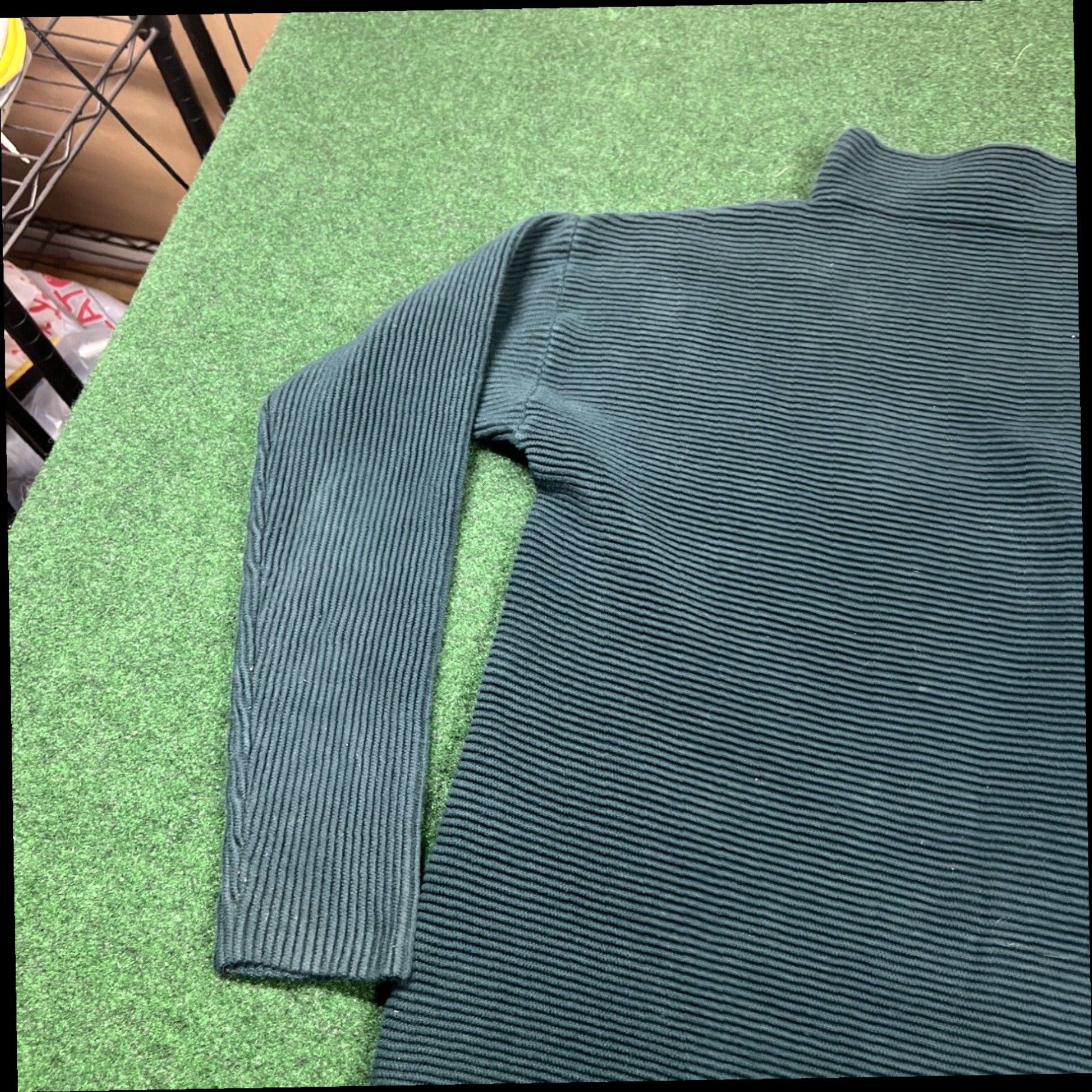 Vintage Ivanka Trump Women's XS Gree Sweater Mock Neck Cold Shoulder Long Dolman Sleeves Size XS / US 0-2 / IT 36-38 - 3 Thumbnail