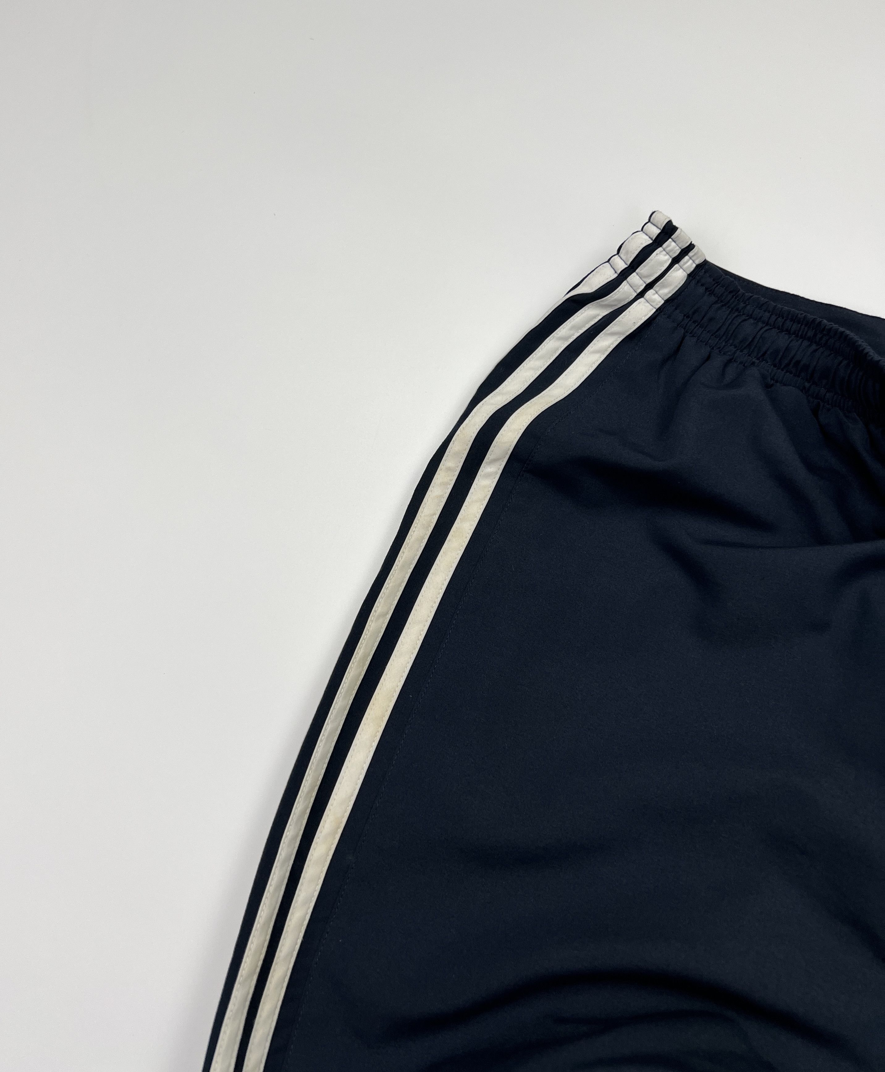 Adidas Vintage Adidas Nylon 3 Striped Wide Sport Pants Navy\White Size 28" / US 6 / IT 42 - 10 Thumbnail