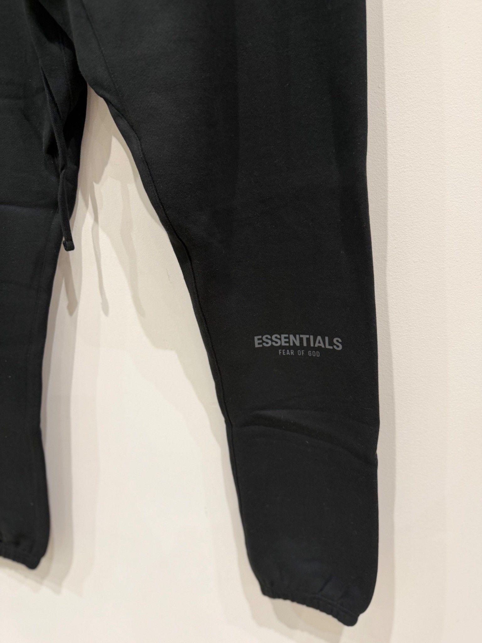 Fear of God Fear of God Essentials Vintage Fleece Sweatpant Jet Black Size US 34 / EU 50 - 3 Thumbnail