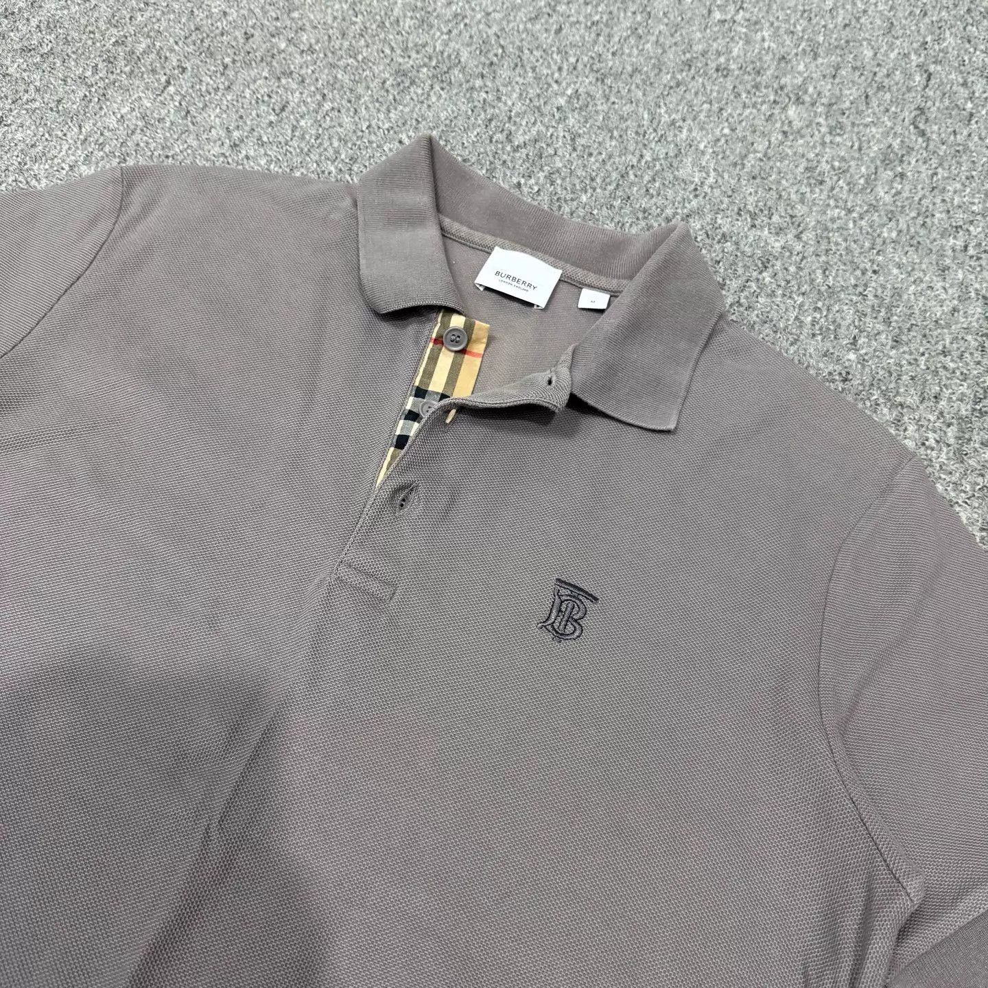 Burberry Burberry Gray TB Logo Embroidered S/S Polo M Size US M / EU 48-50 / 2 - 3 Thumbnail