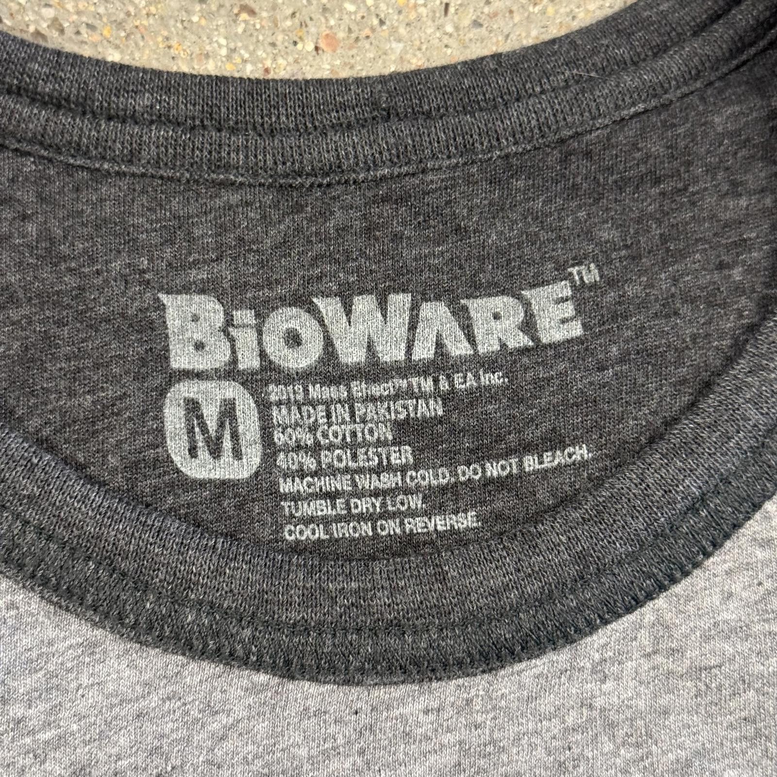 Other Vtg Reversible Bioware Mass Effect N7 T-Shirt RARE NWOT M Size US M / EU 48-50 / 2 - 4 Thumbnail