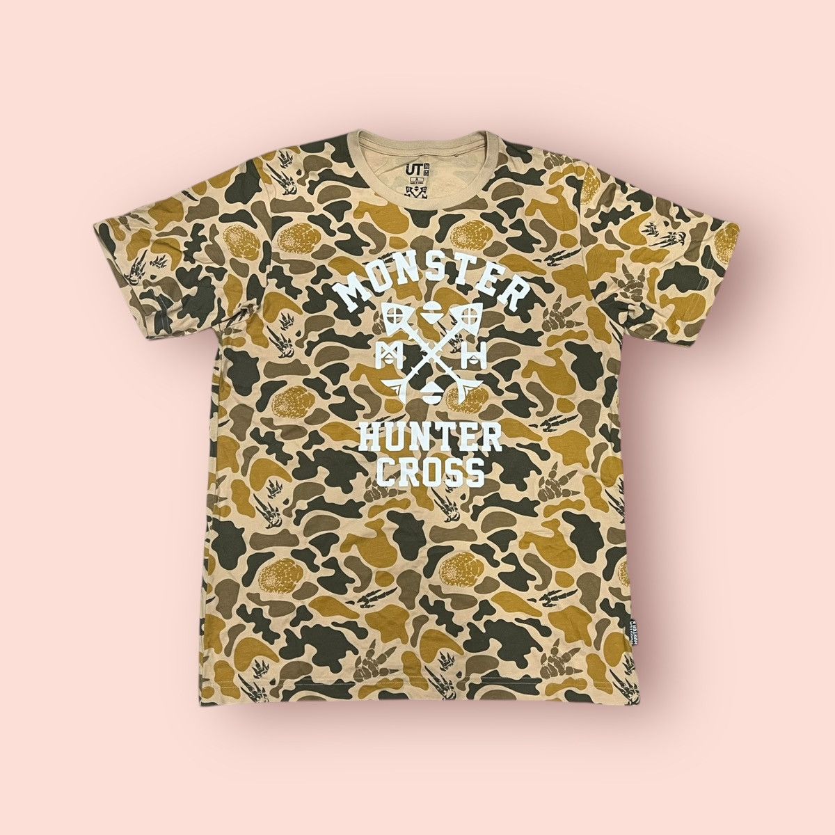 Anime × Jun Takahashi × Uniqlo RARE MONSTER HUNTER CROSS x UNIQLO FULL PRINTED CAMO SHIRTS Size US M / EU 48-50 / 2 - 7 Thumbnail