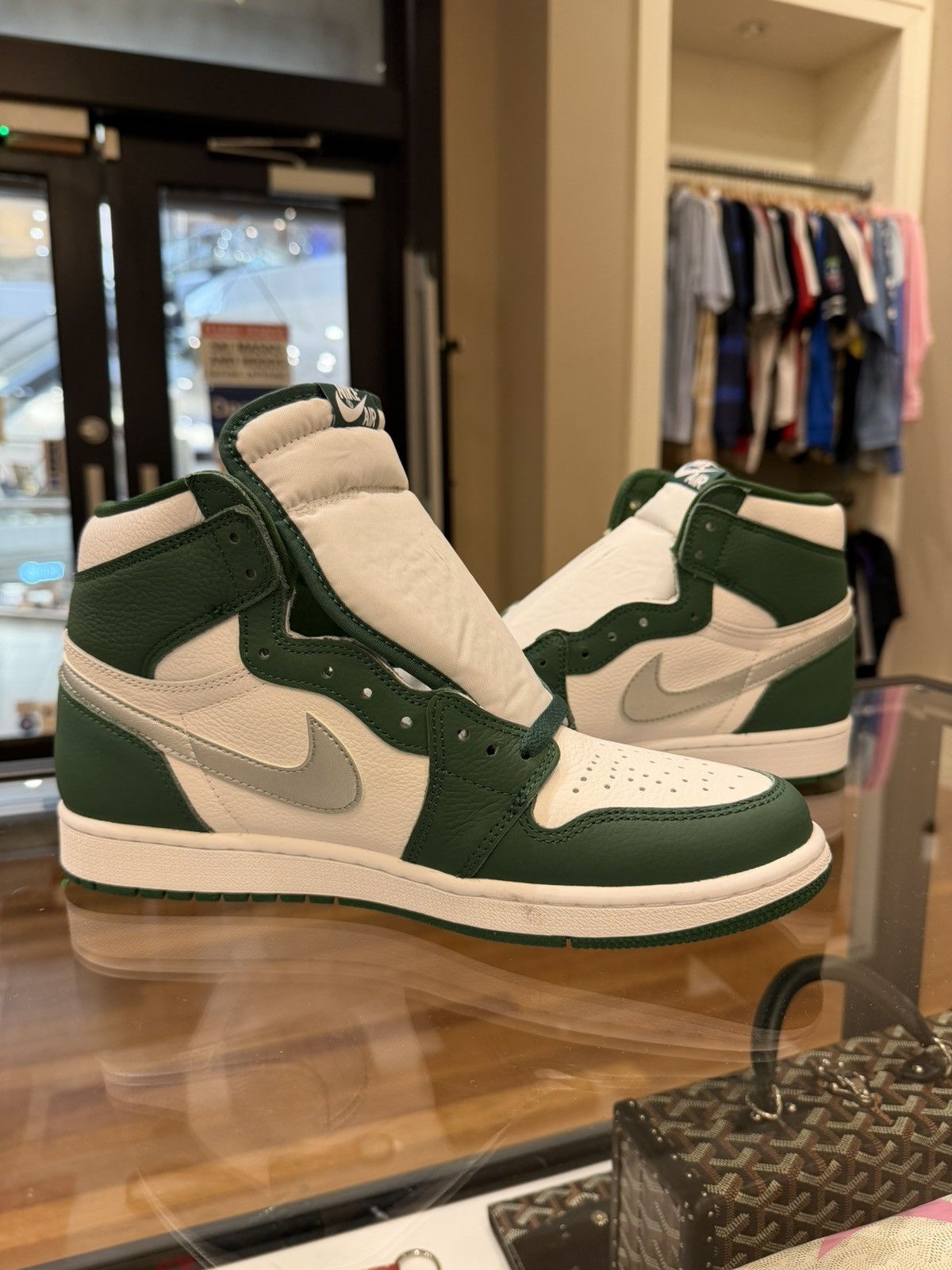 Jordan Brand Jordan 1 Retro High ‘Gorge Green’ Size US 10 / EU 43 - 3 Thumbnail